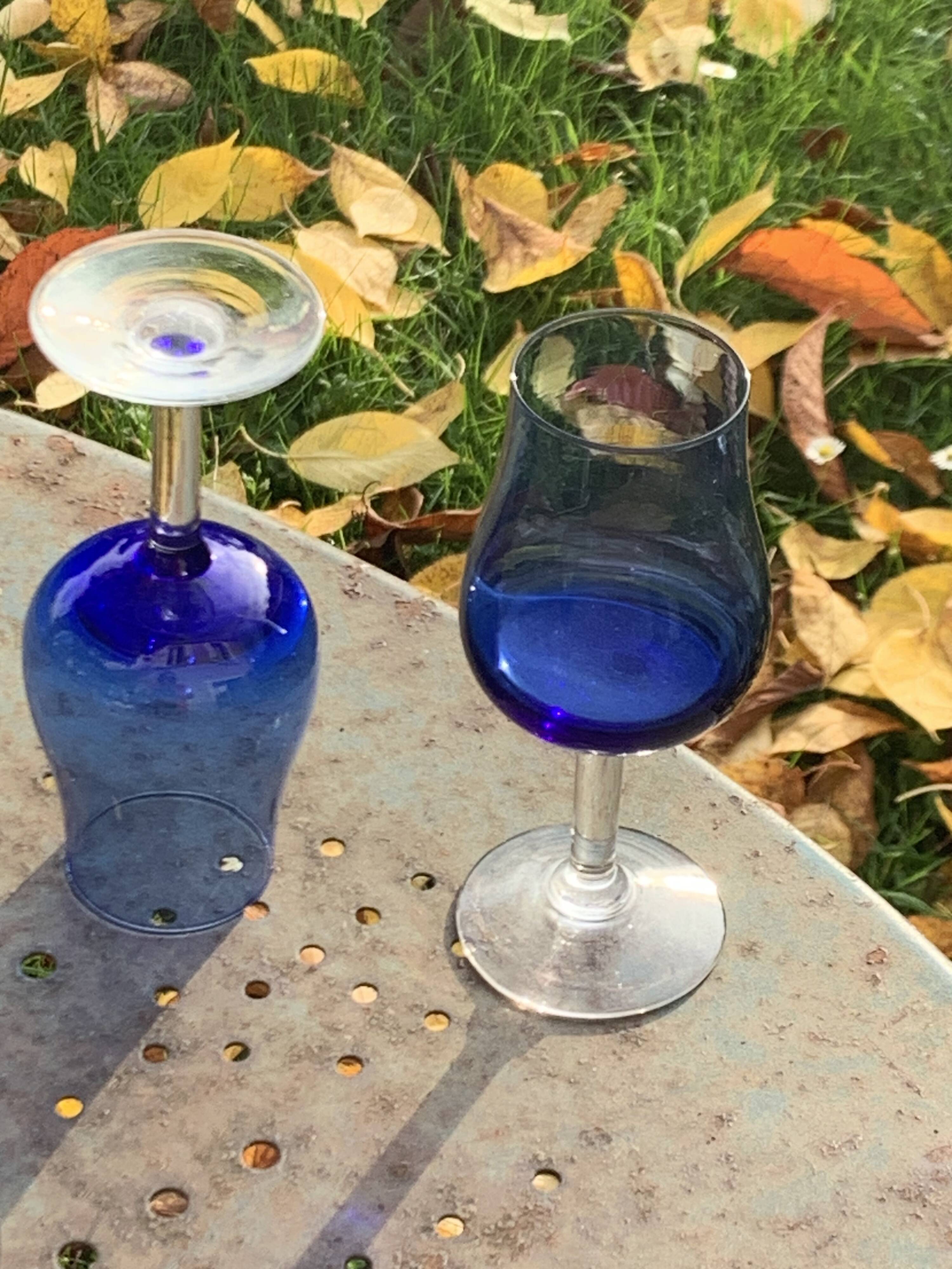8 vintage cobalt blue glass port or aperitif glasses with transparent base