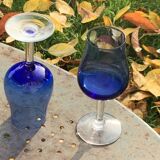 8 verres a porto ou apéritif en verre bleu cobalt et base transparente vintage