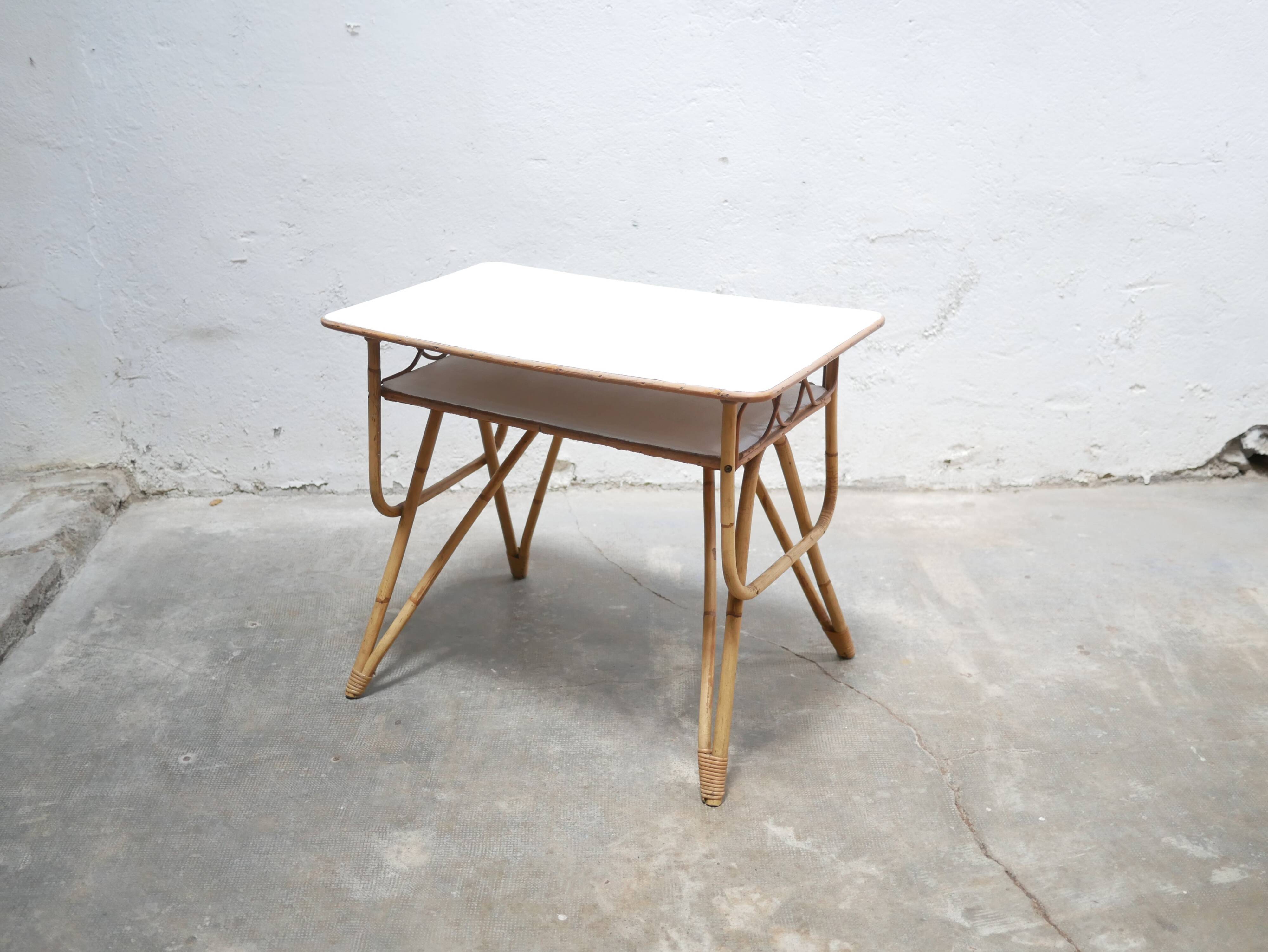 Bureau vintage en rotin