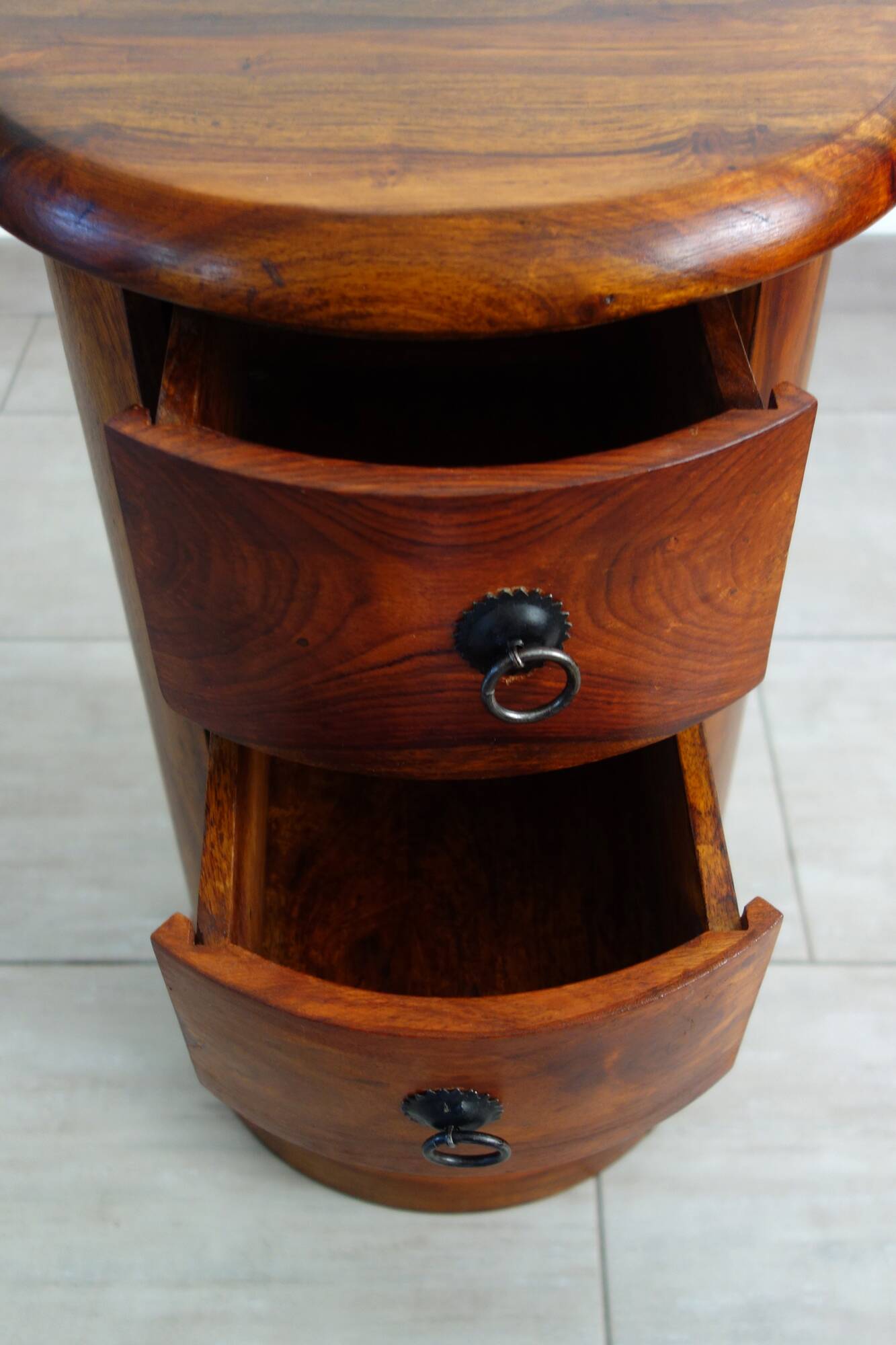 Petit meuble d'appoint circulaire ou chiffonnier en palissandre années 60, Inde