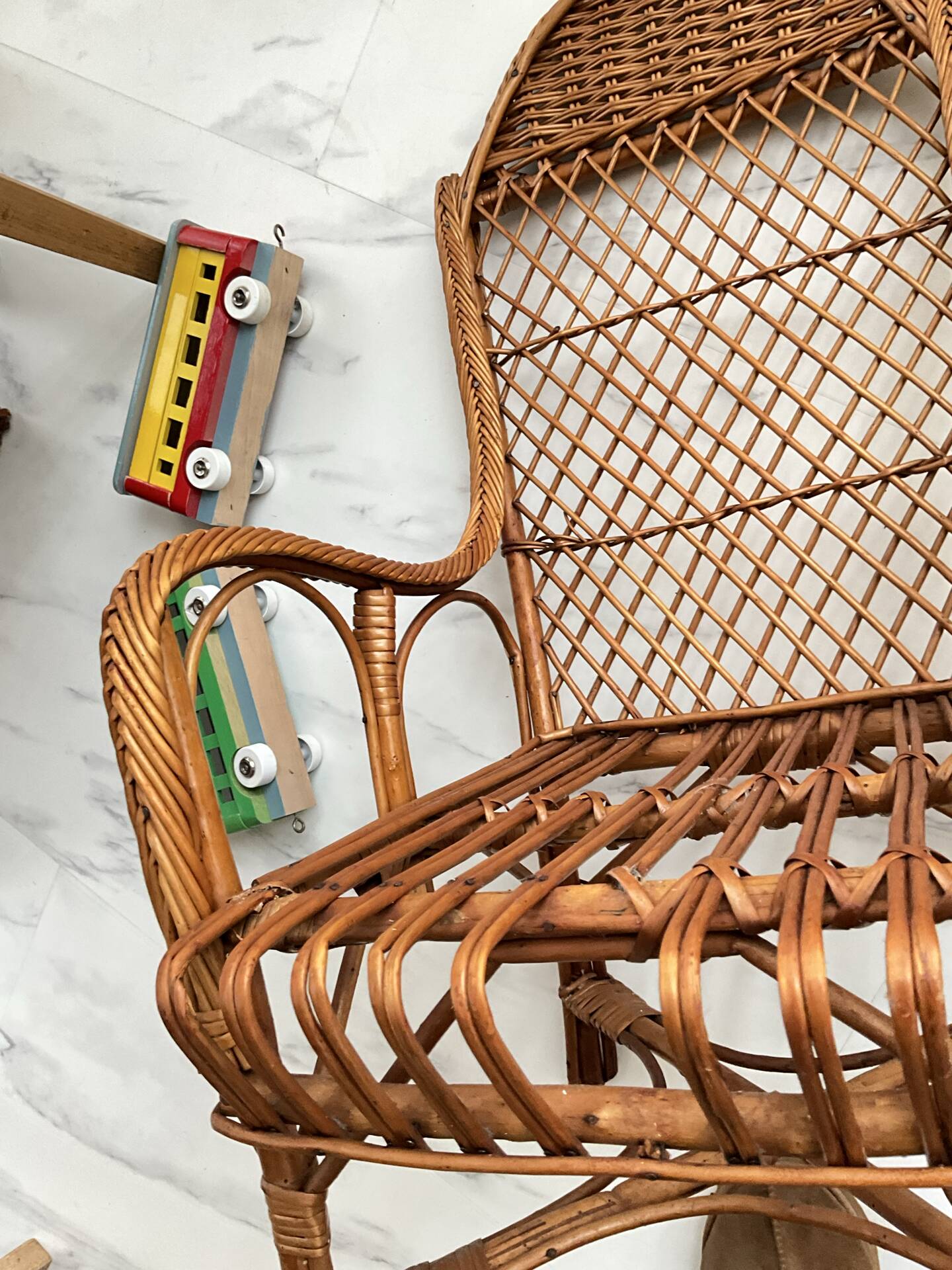 Fauteuil enfant rotin dossier haut