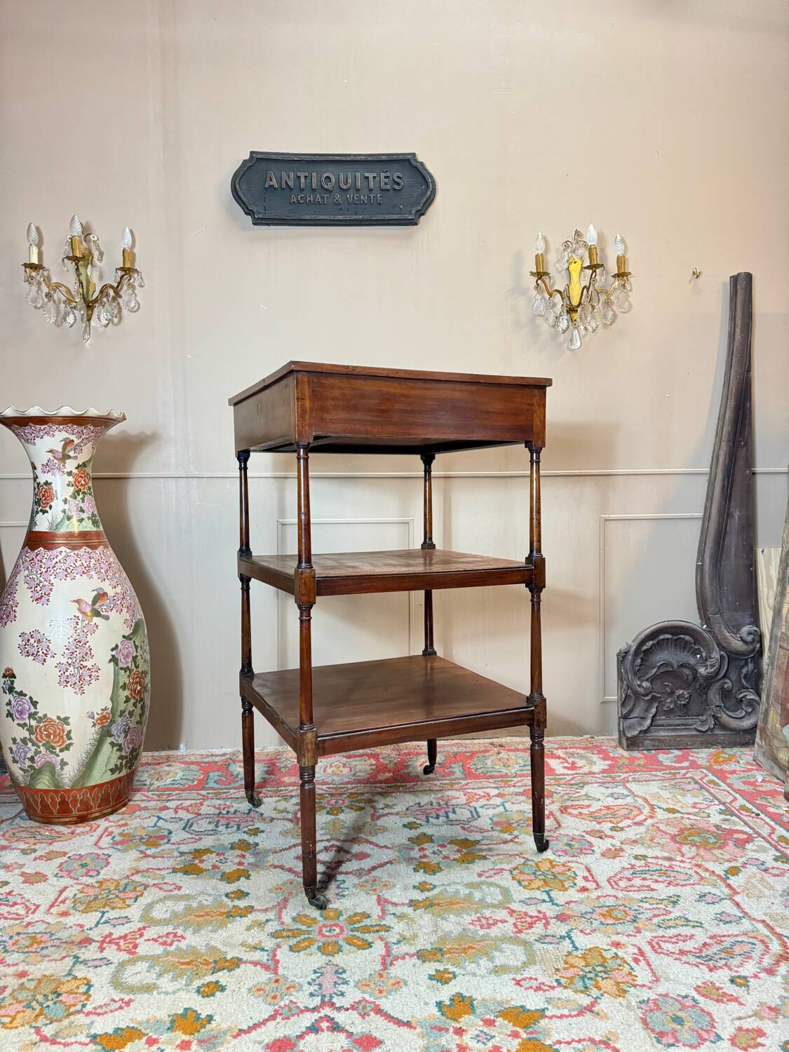 Mahogany desk with stamp of the brita official office