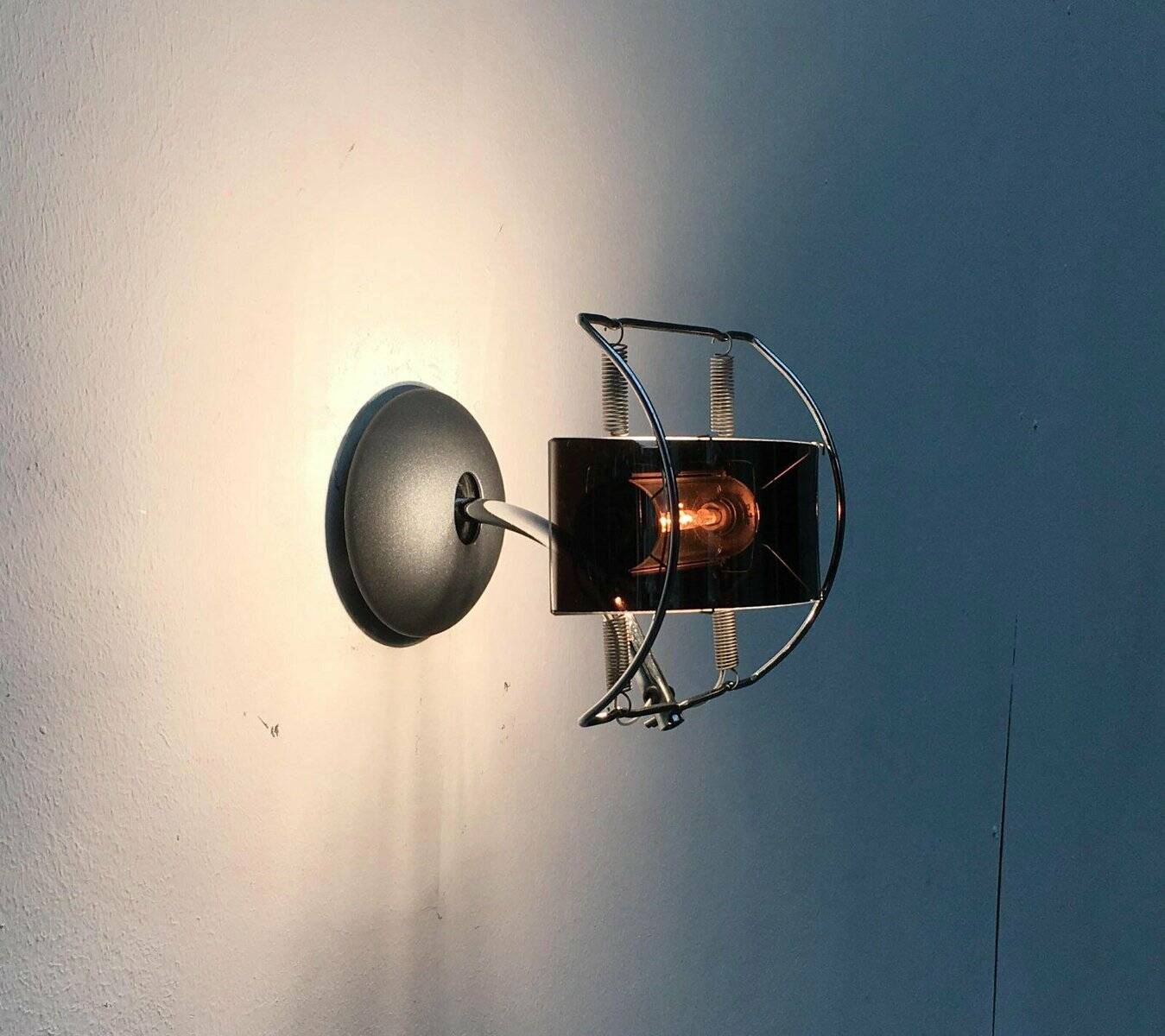 Postmodern wall lamp Warrior by Emanuele Ricci for Sidecar Artemide, 1980s.