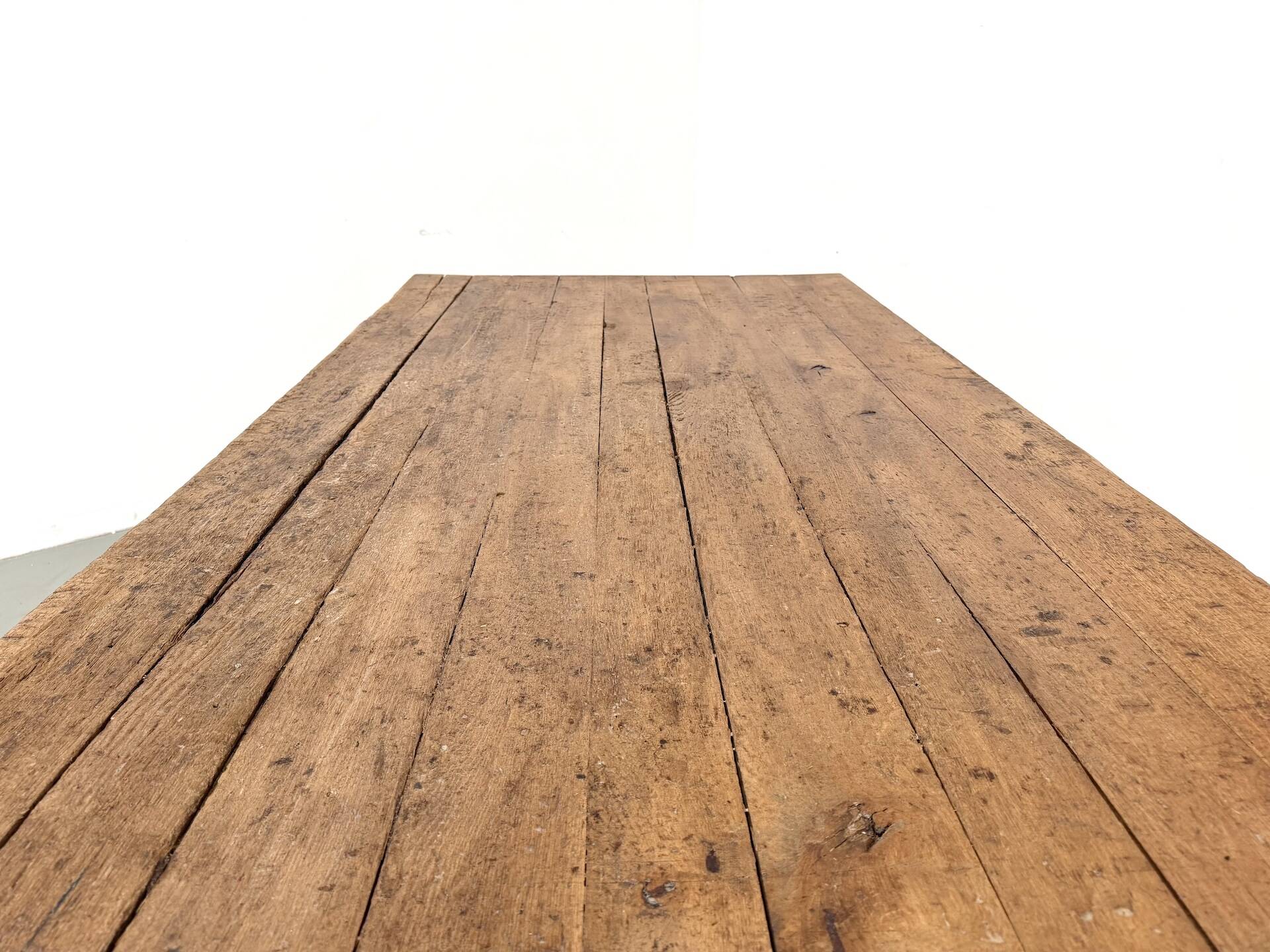 Large brutalist farmhouse table in solid oak from the 1950s.