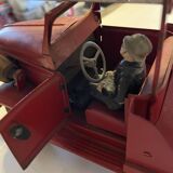 Vebe fire truck in sheet metal with 4 firefighters from 1950, good condition