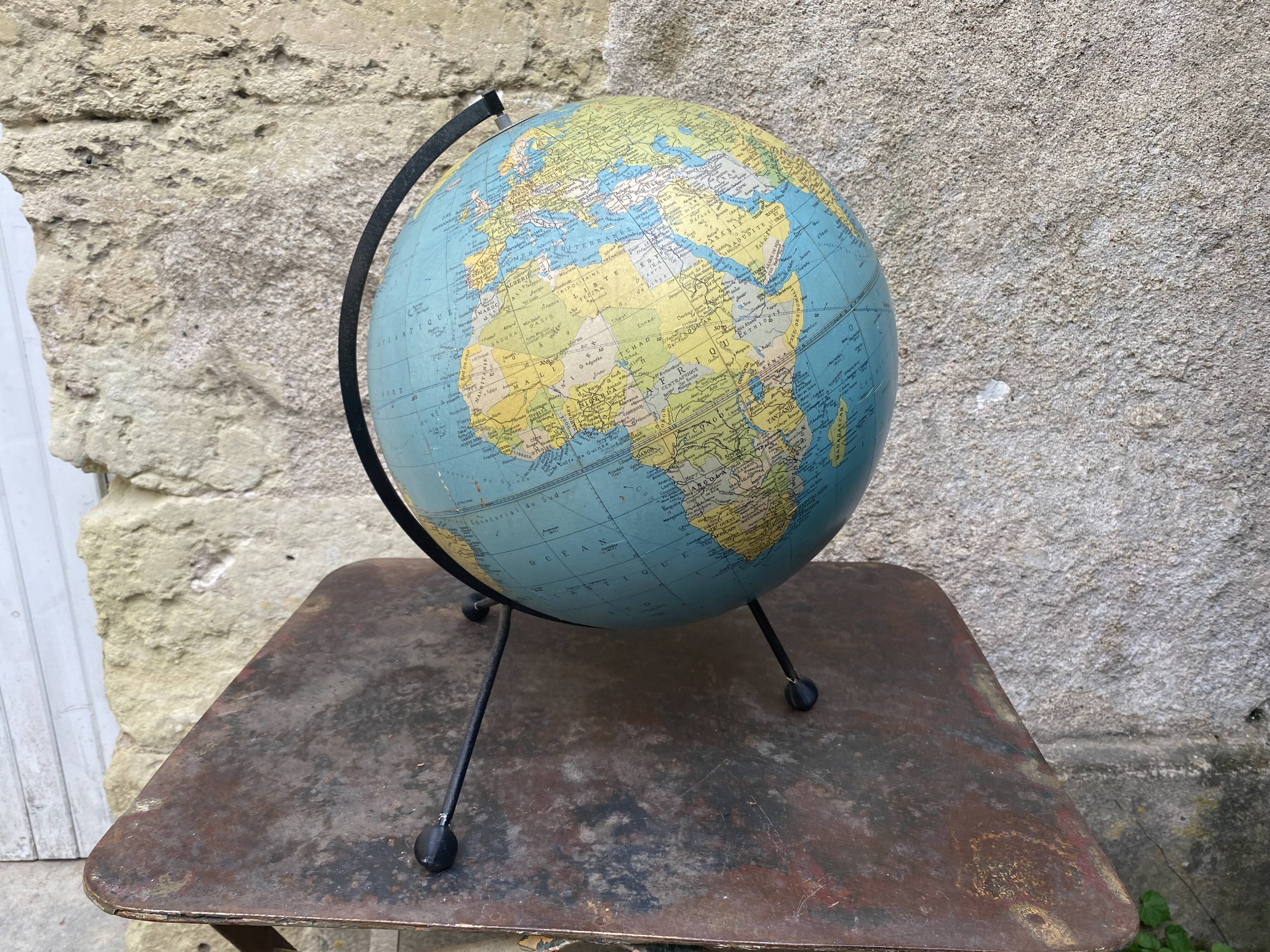 Terrestrial globe Taride 1967