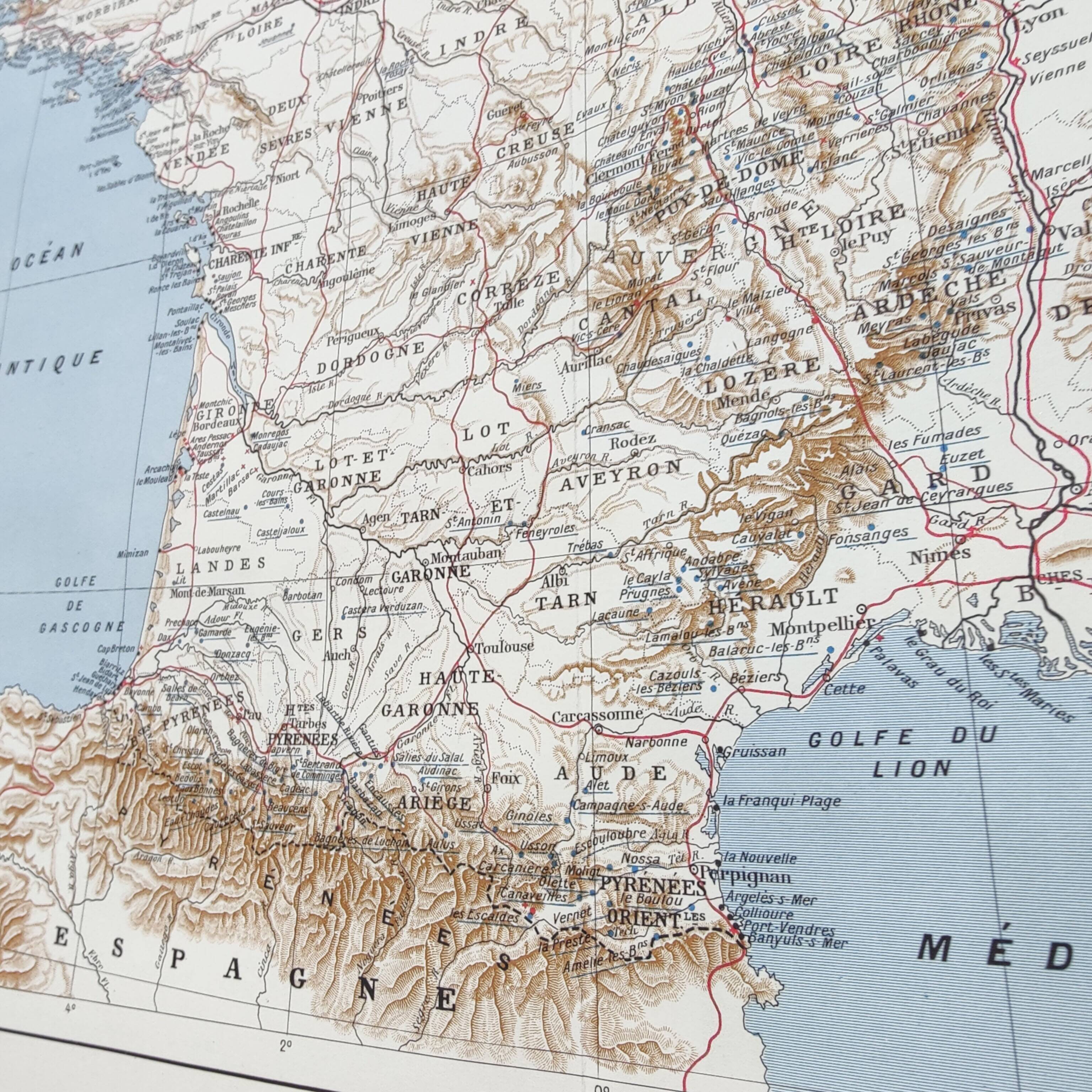 Vintage map of seaside and thermal France from 1950