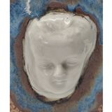 Jardinière en céramique décorée de visages en porcelaine émaillée, 1980