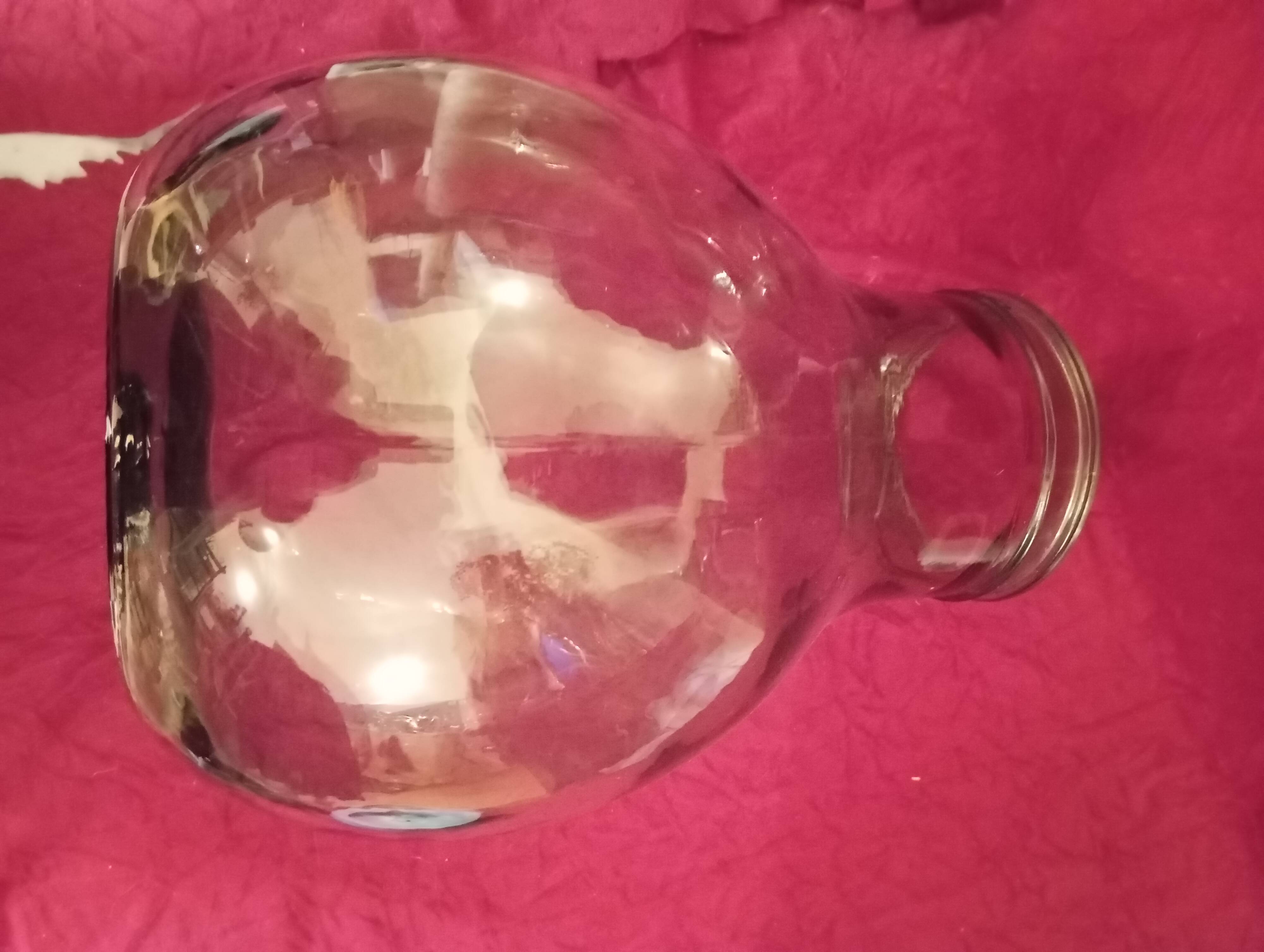 Glass jar