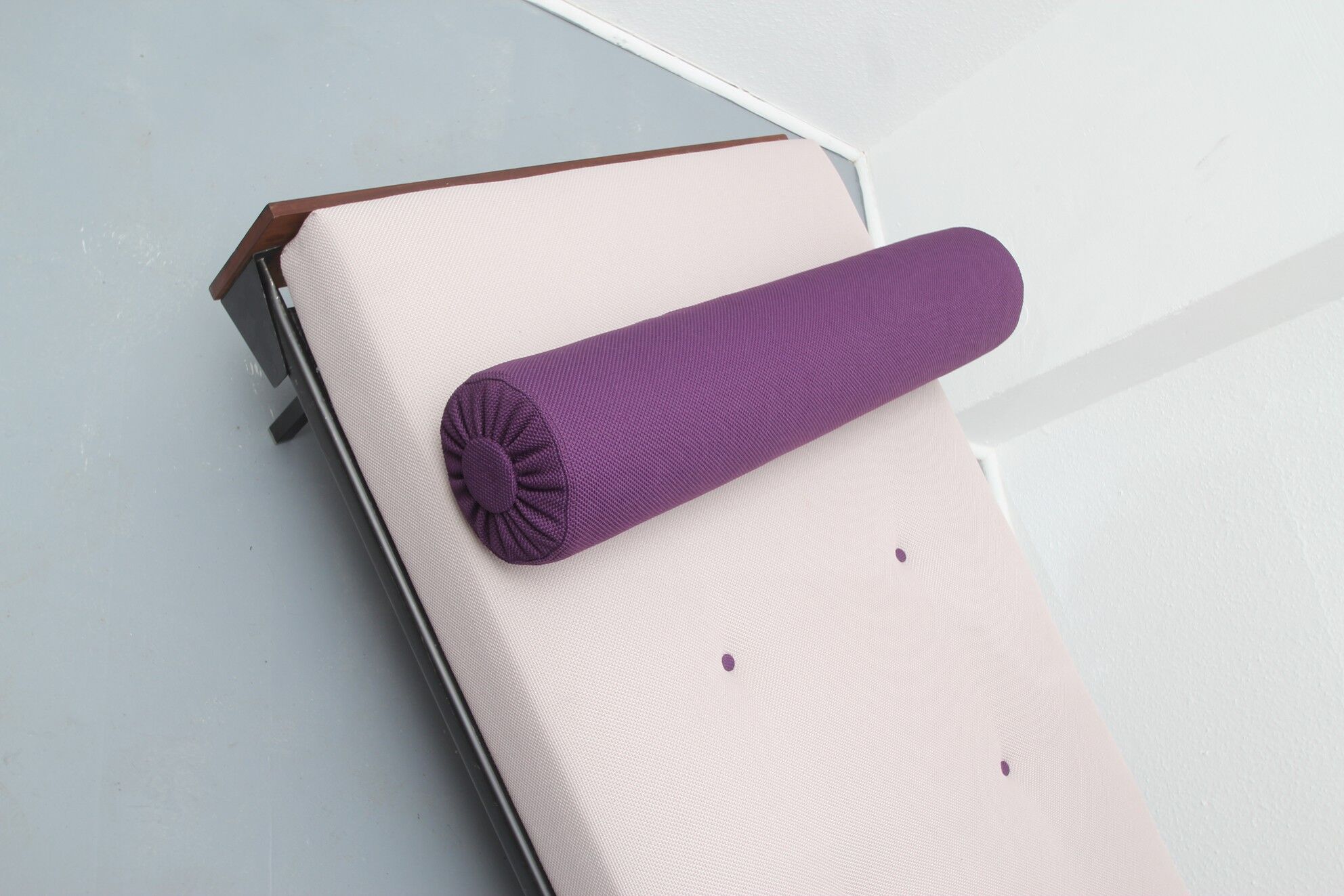 Daybed in violet 1960