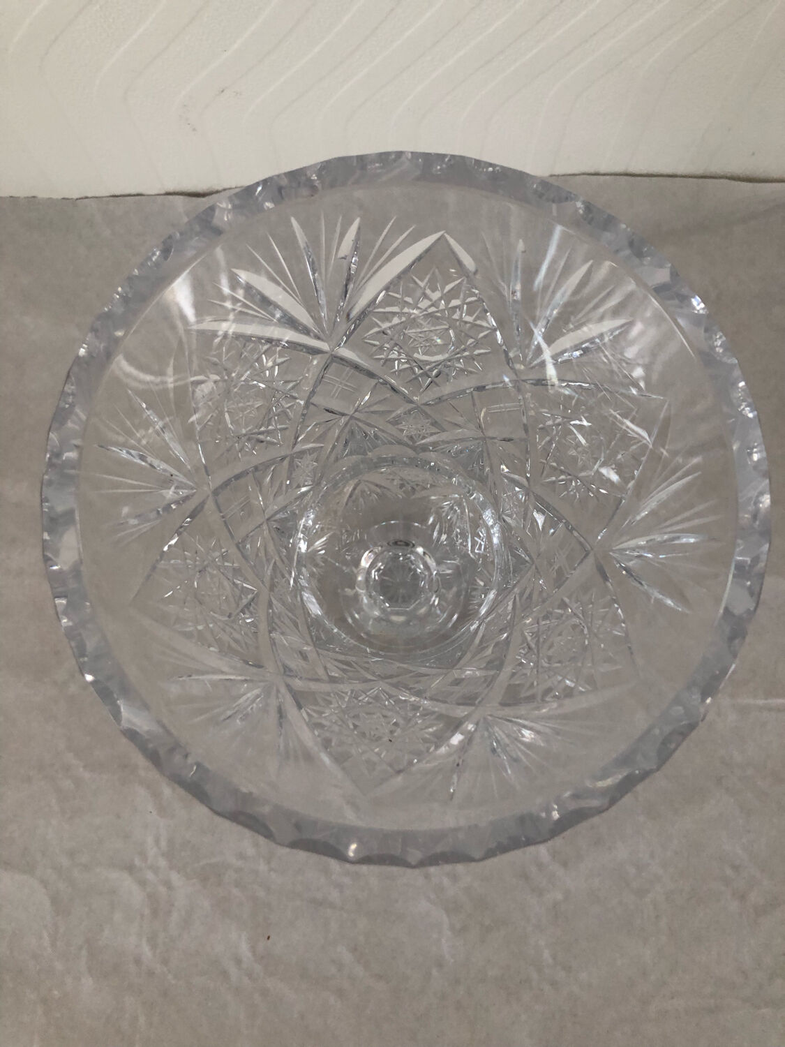 Vase en cristal bohème ciselé