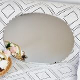 Large oval mirror in beveled and chiseled glass