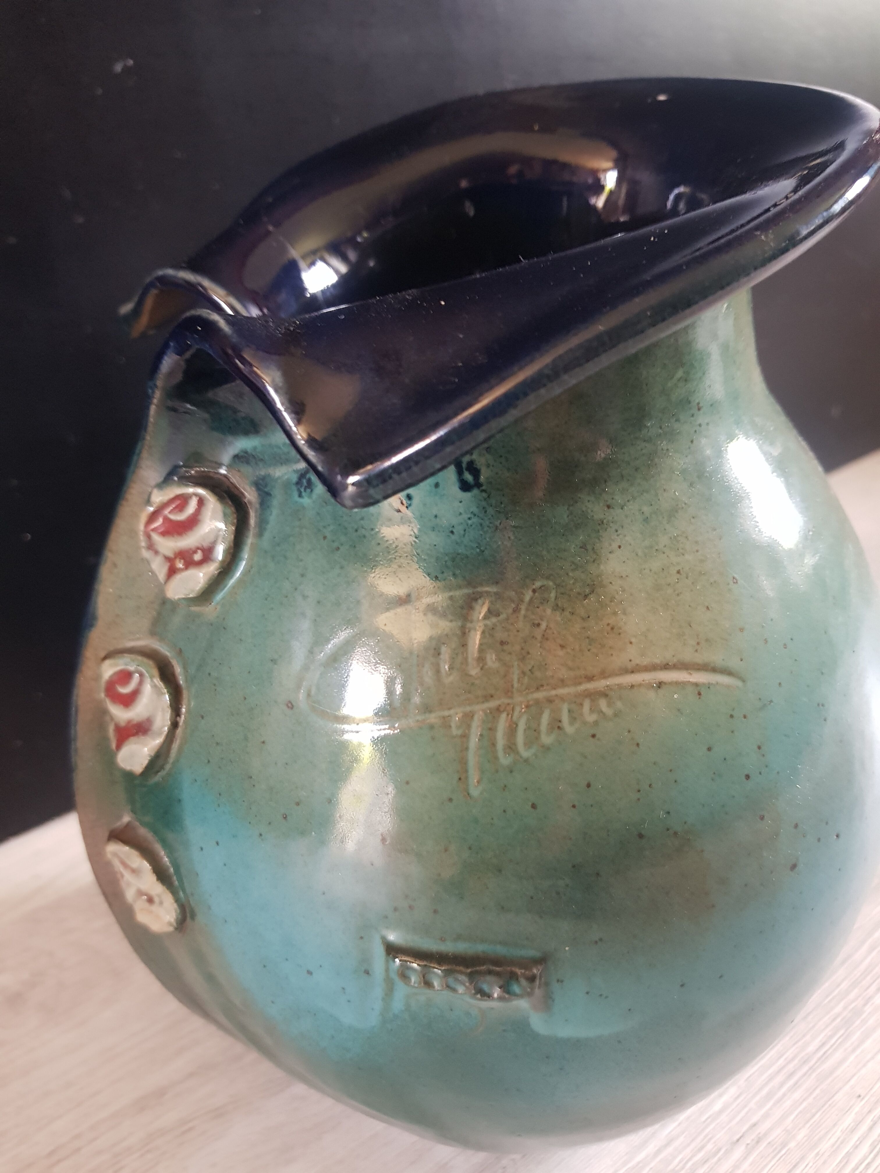 Artisanal vase, costume spirit h 26 cm, signed