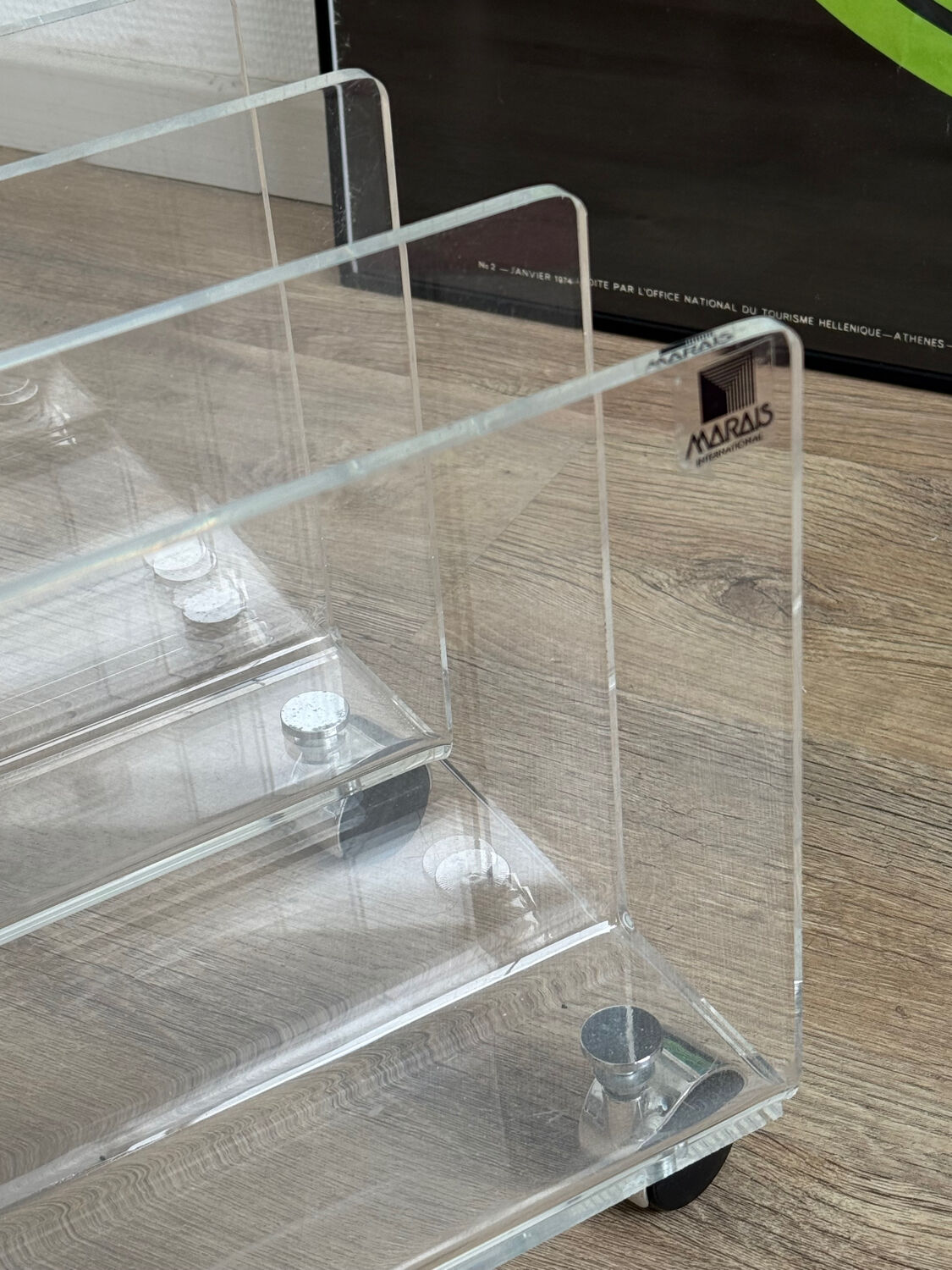 Marais International magazine rack