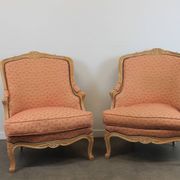 Paire de fauteuils bergère de style Louis XV