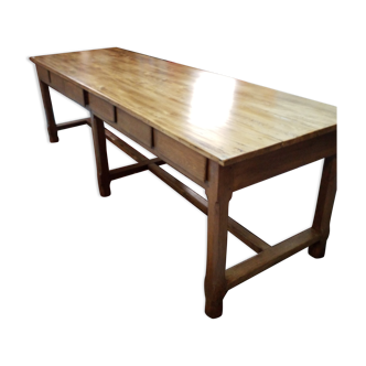 Farm table