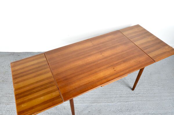 Table Danoise D’extension Du teck Du milieu Du Siècle Par A.M. Mobelfabrik. Vintage Moderne / Style Rétro.