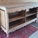 Central island open counter