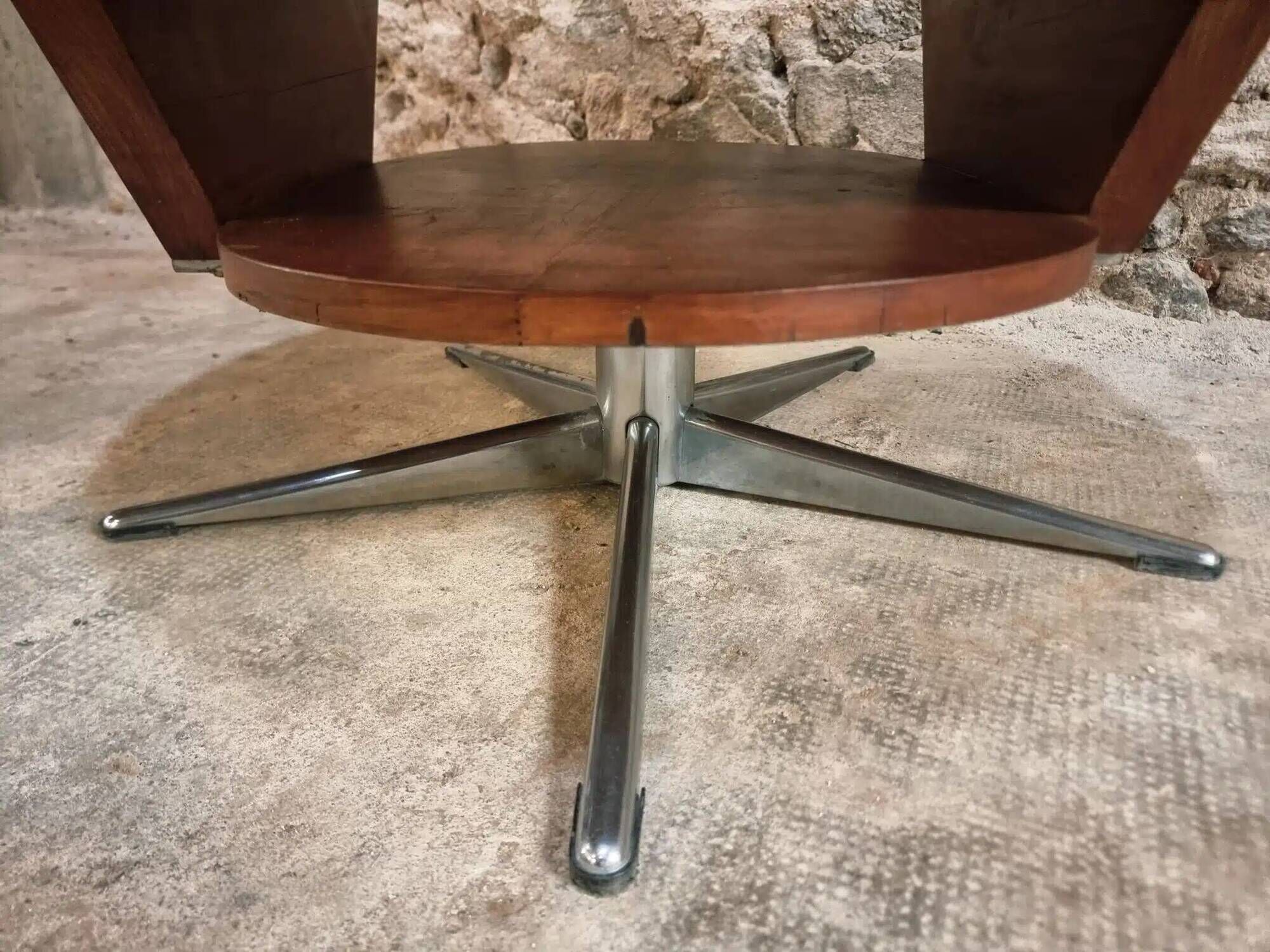 Vintage French Cherry Wood Coffee Table with Rotating Top - 1960s Round Shape on Iron Base Ø80cm