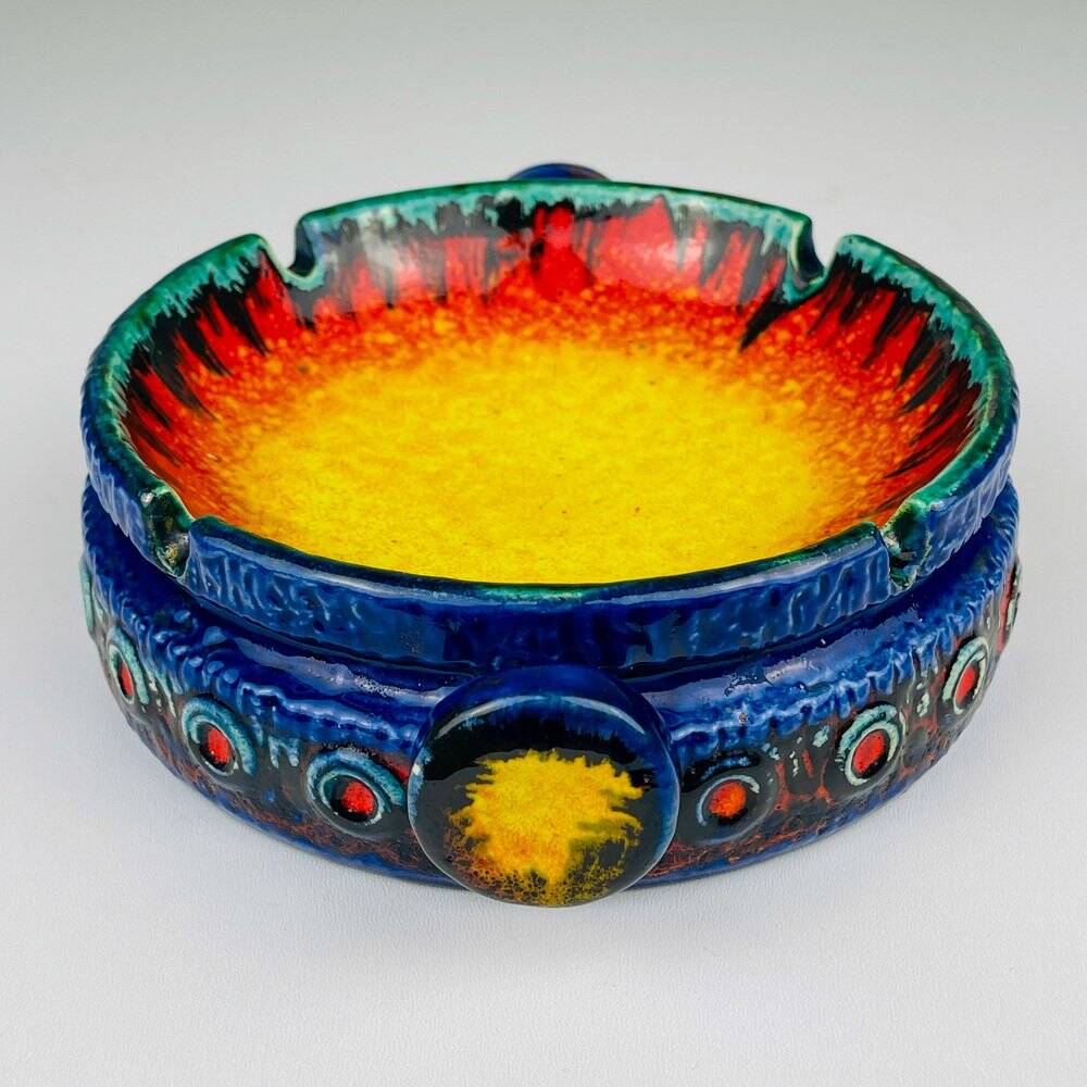 Relief Series Saturn ashtray in ceramic attributed to Dümler & Breiden, West Germany, 1970s.