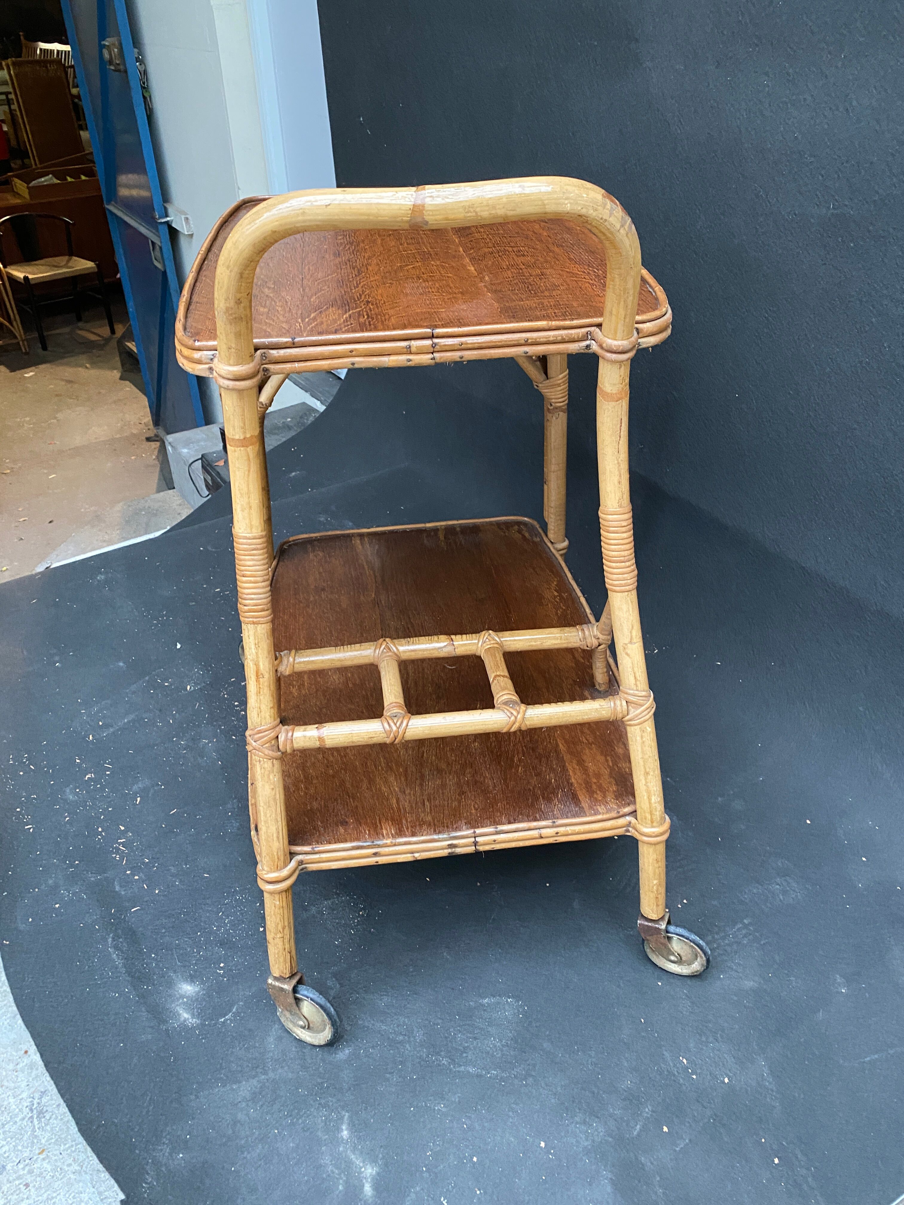 Rattan bar rolling table