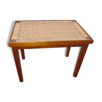 Table d'appoint dit "bout de canapé" en acajou et paillage fabrication Mexique en 1959