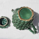 Green slurry teapot, grape pattern
