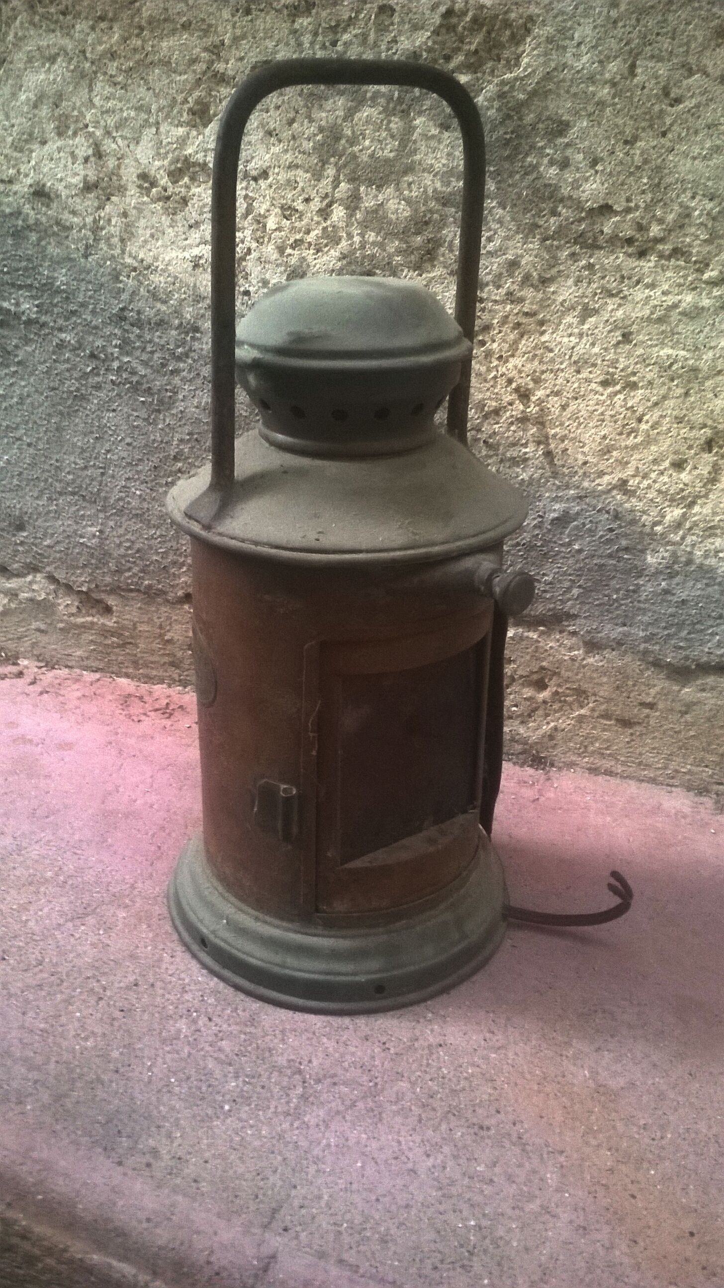 Lanterne ancienne Dorvaux