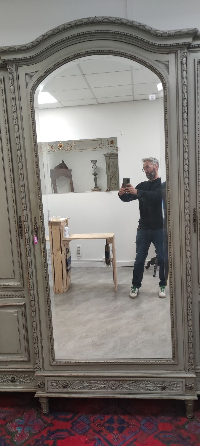 Wardrobe 3 doors, 3 drawers Louis XVI style patinated