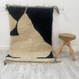 Handcrafted Moroccan Berber carpet 142 x 87 CM
