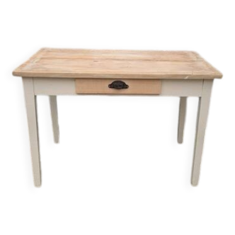 Farm table