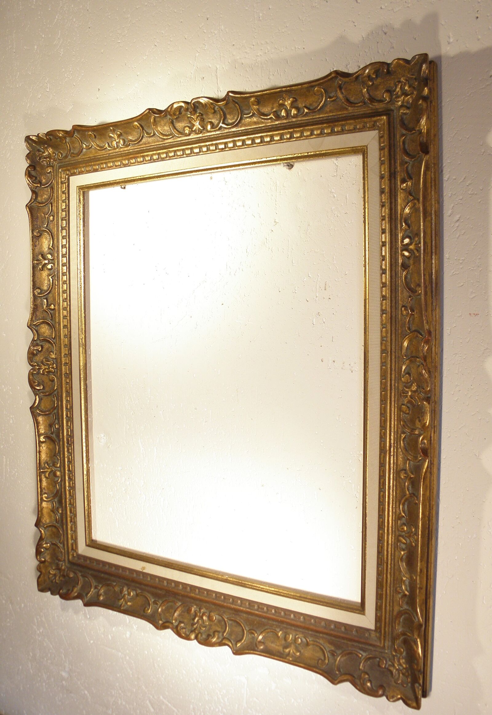Gilded wood frame 85 x 74 cm