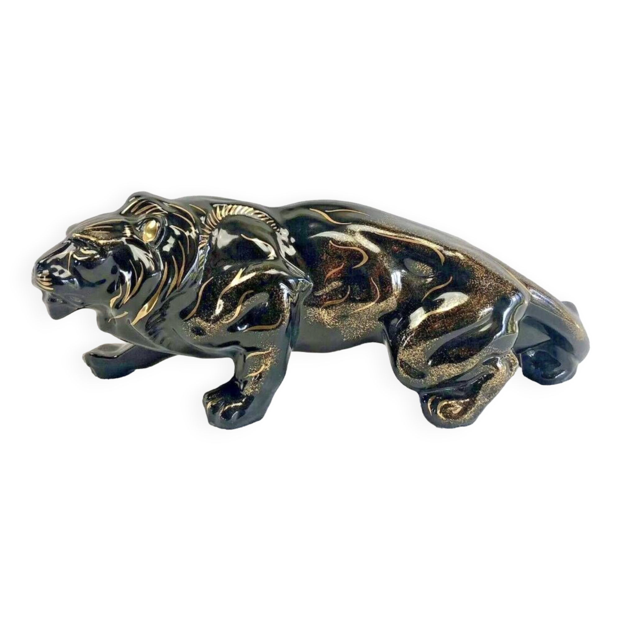 Art Deco lion statue 1930 cracked Saint Clément