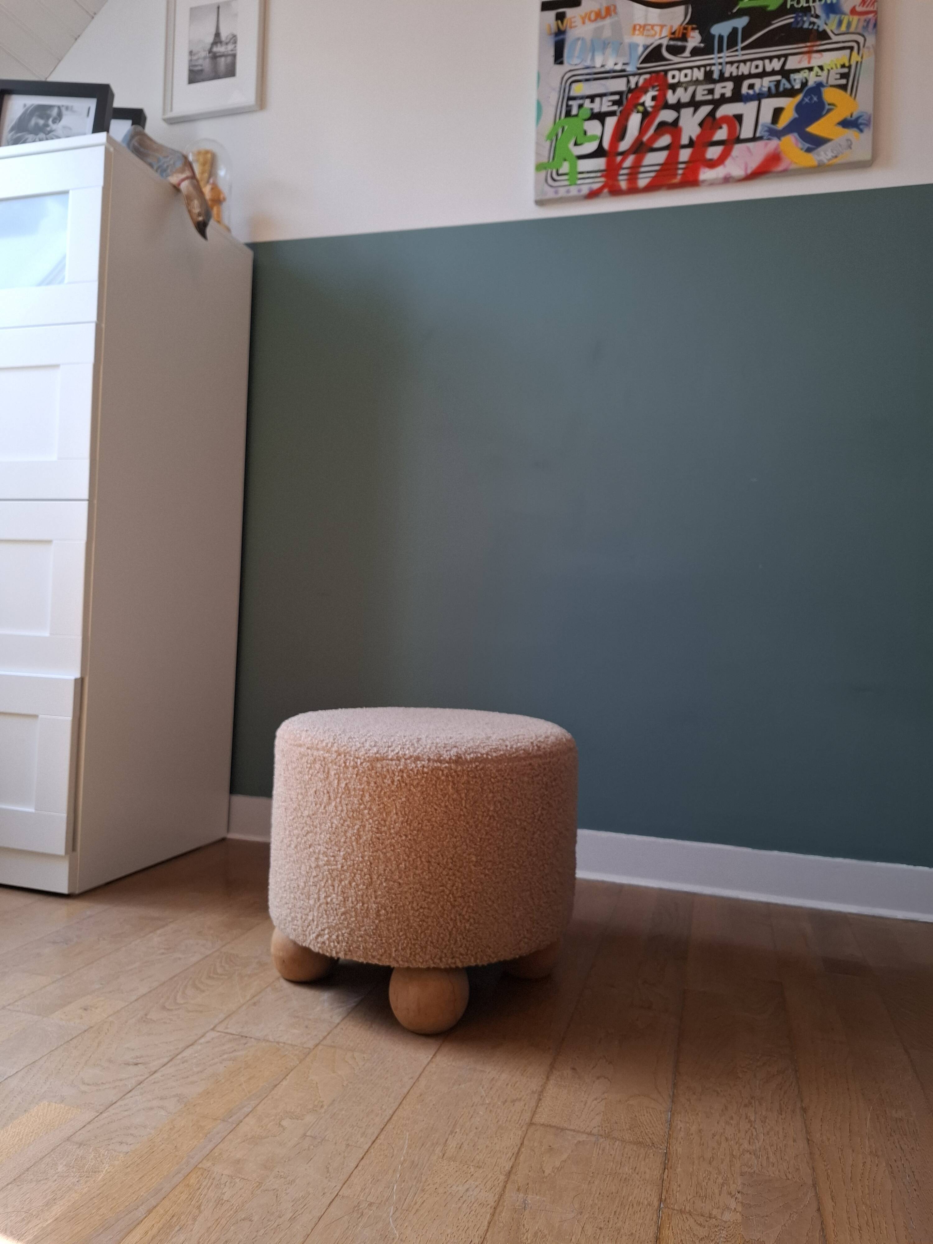 Pouffe footstools