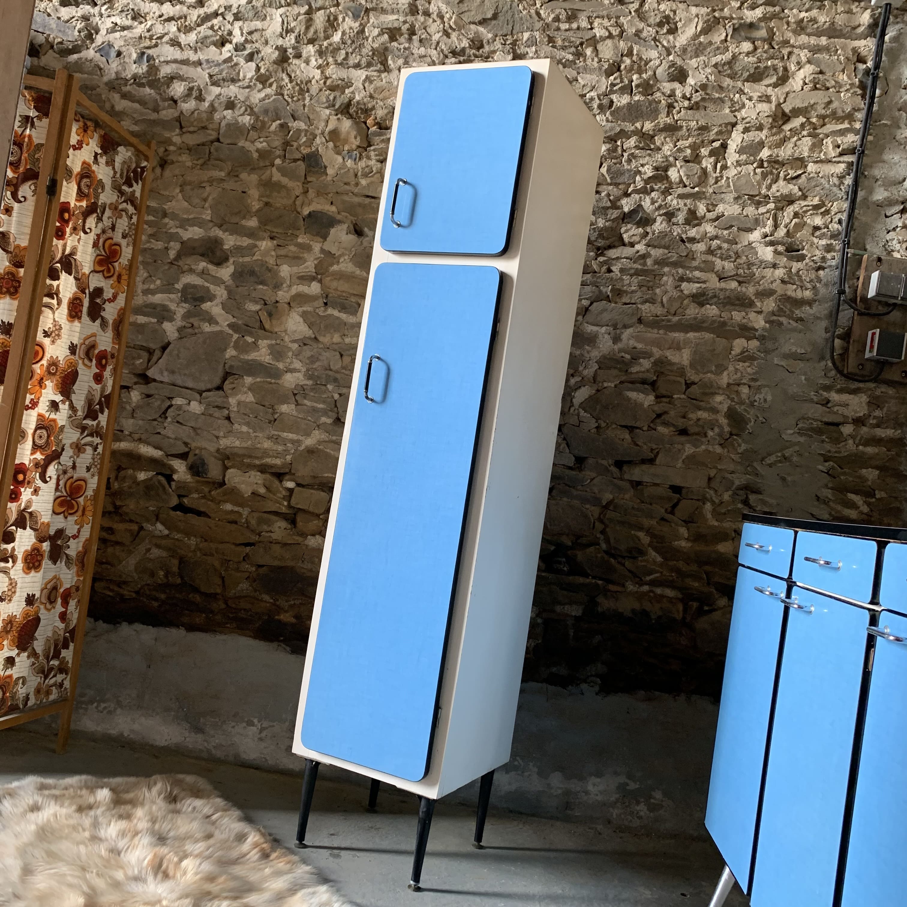 2-door wardrobe