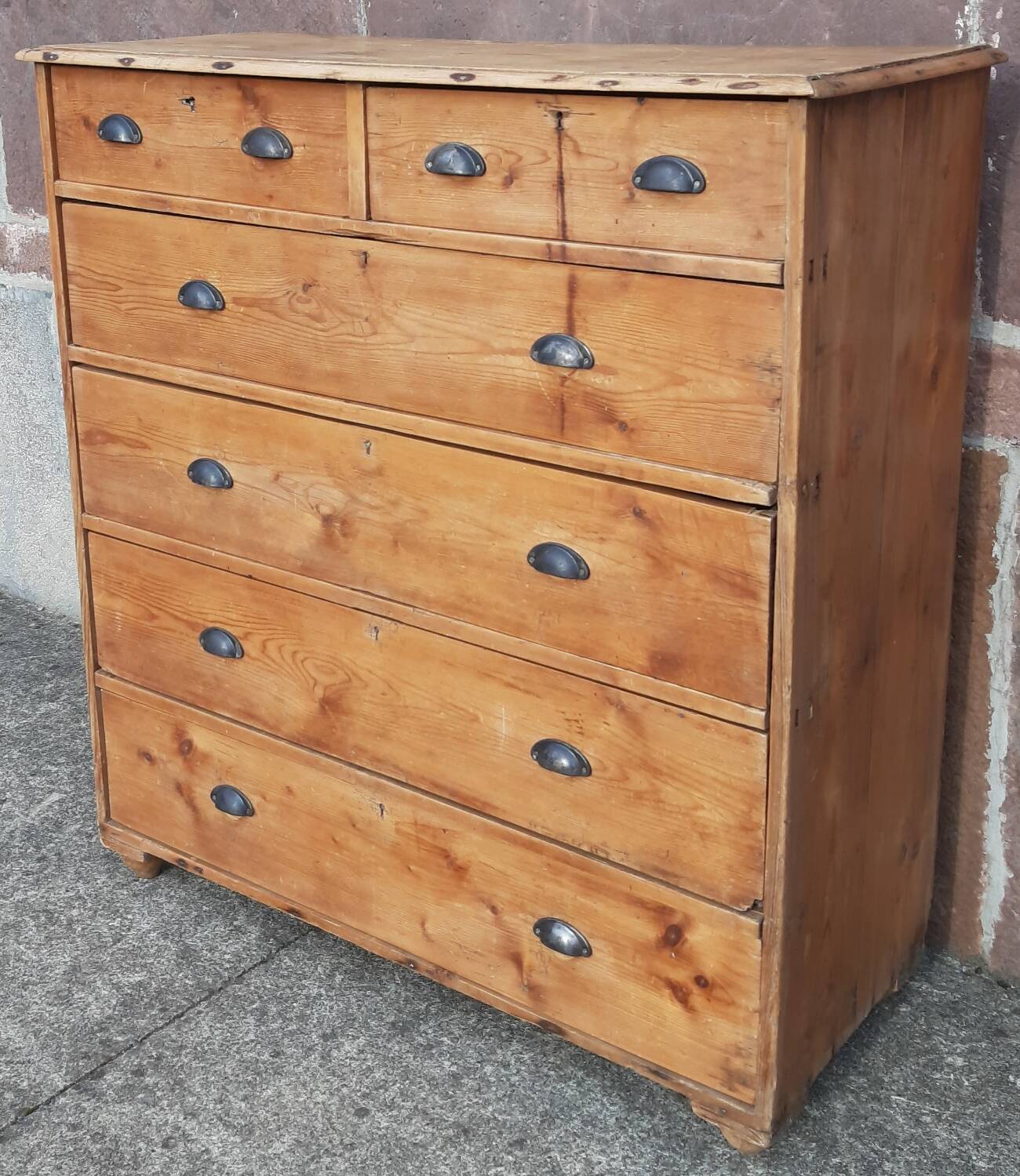 Commode ou meuble à tiroirs