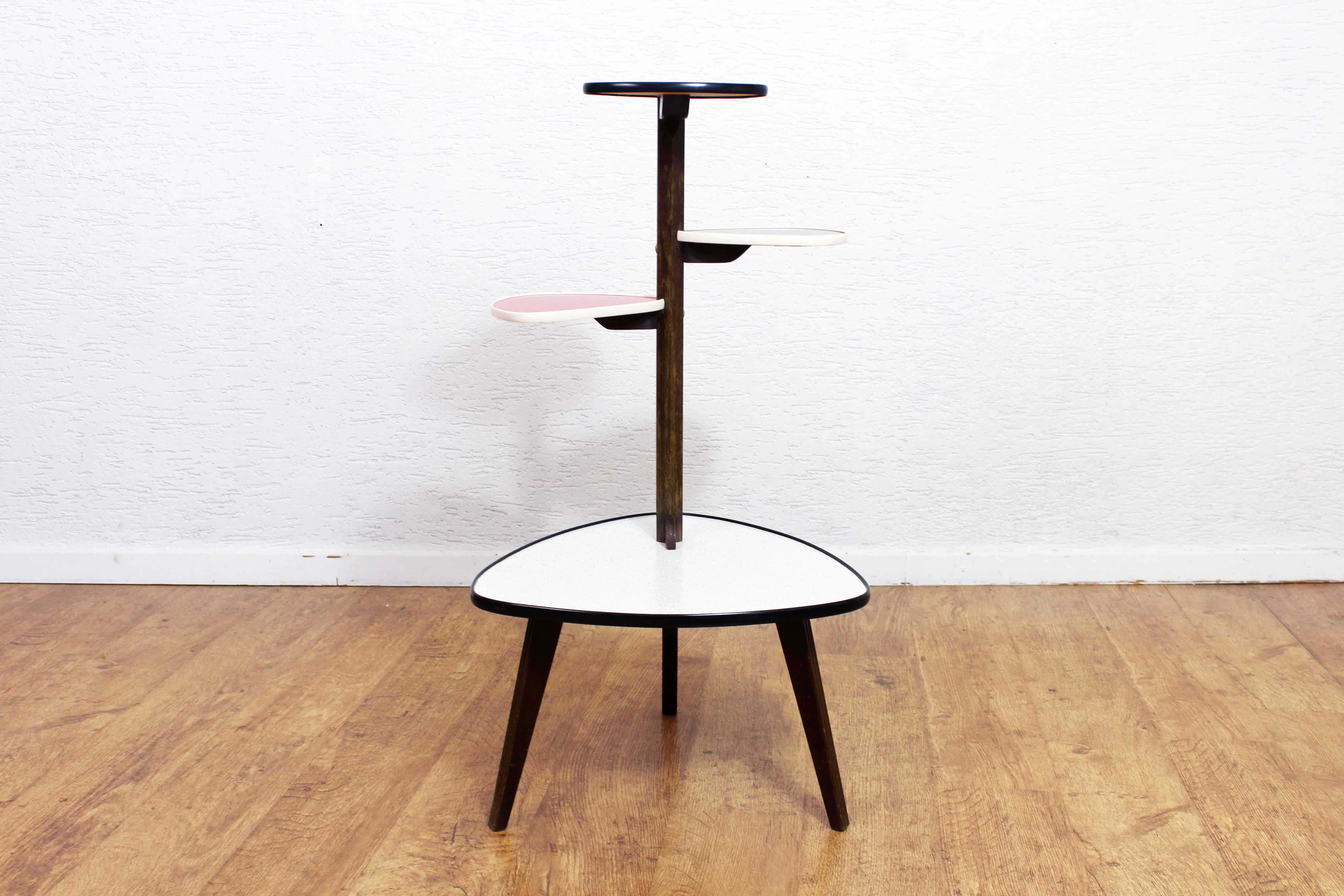 Vintage storey plant door