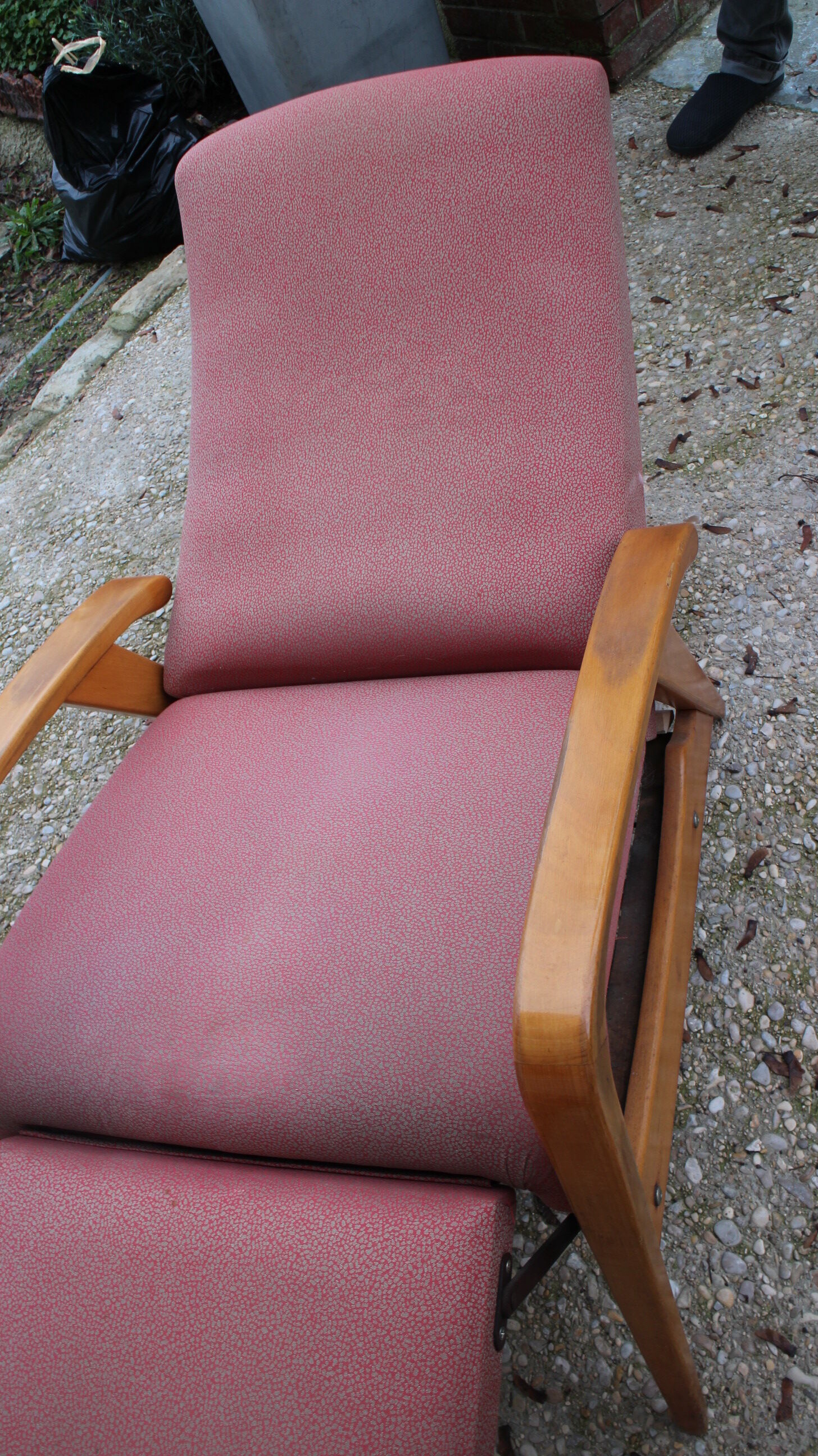 Scandinavian style relax armchair