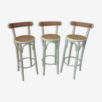 3 chaises hautes de bar cannées
