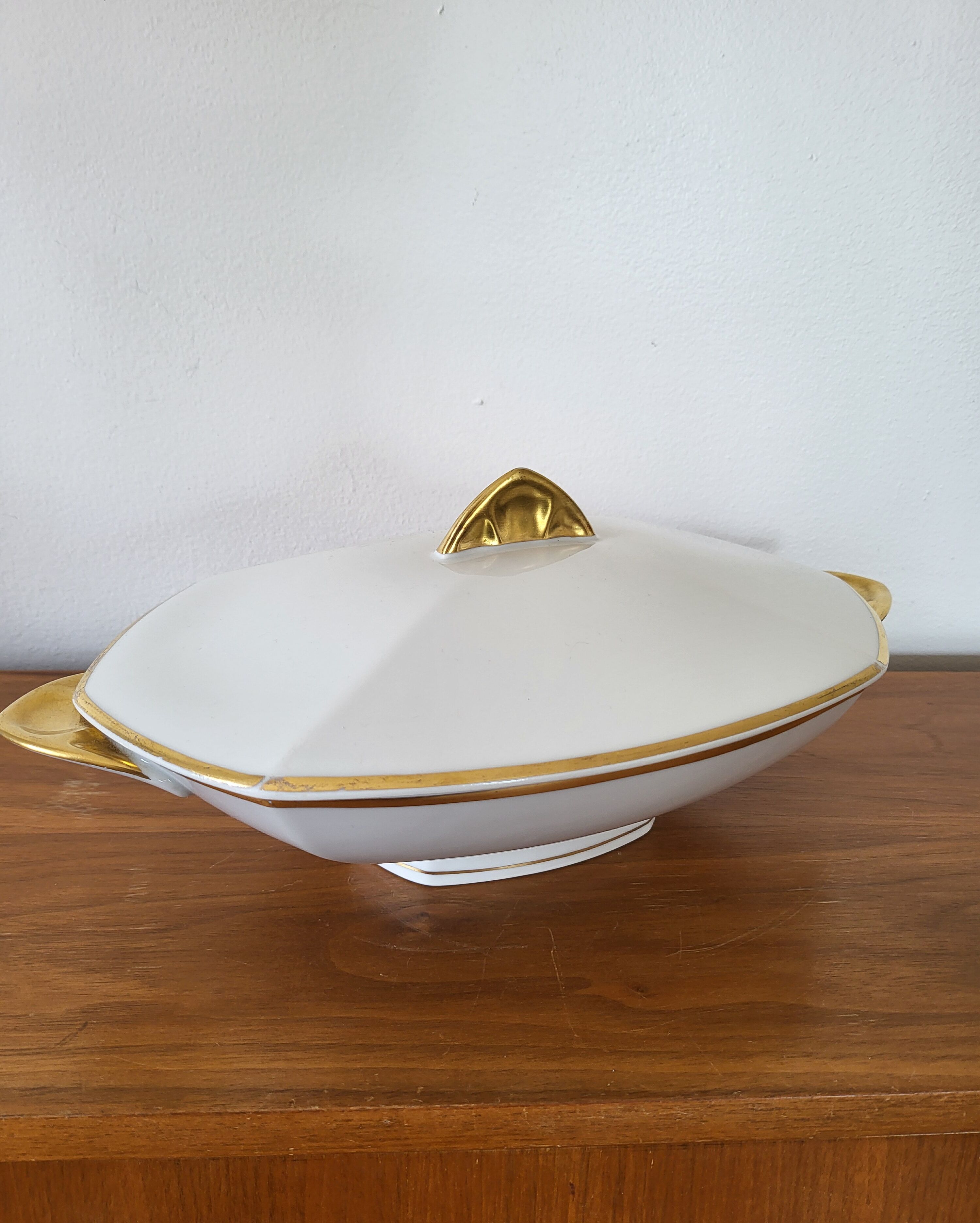 Vegetable dish in Limoges porcelain by Jean Boyer