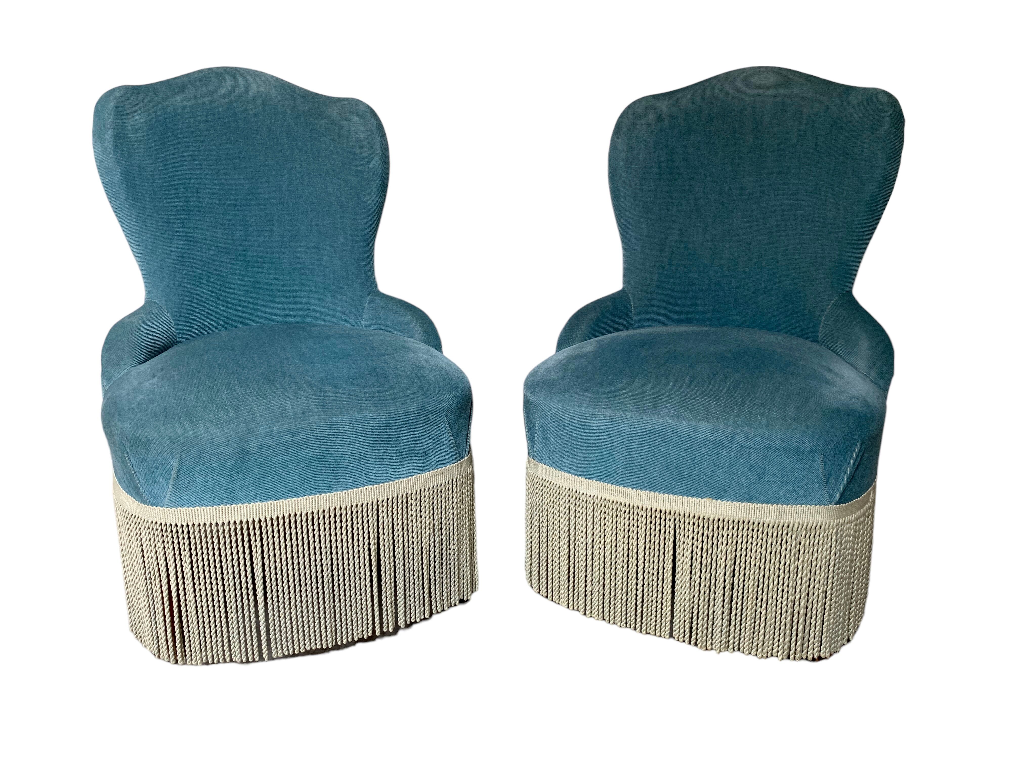 Paire de fauteuils crapaud velours bleu 1970