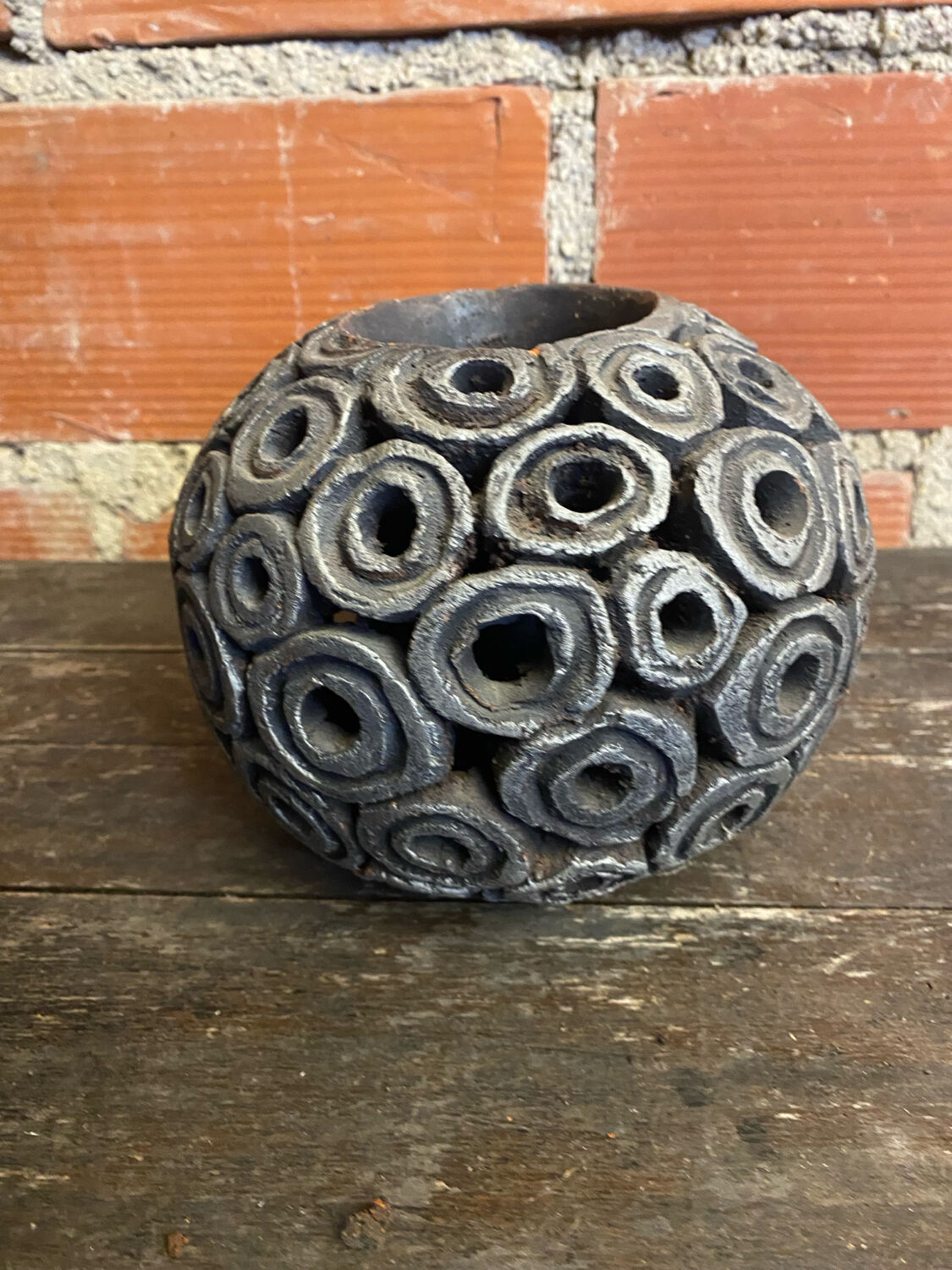 Vintage Design Black Ceramic Ball Vase #D654