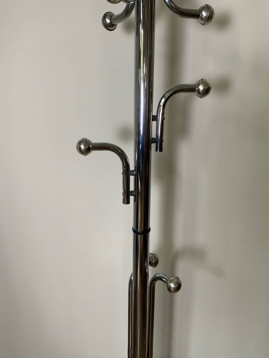 Freestanding coat rack
