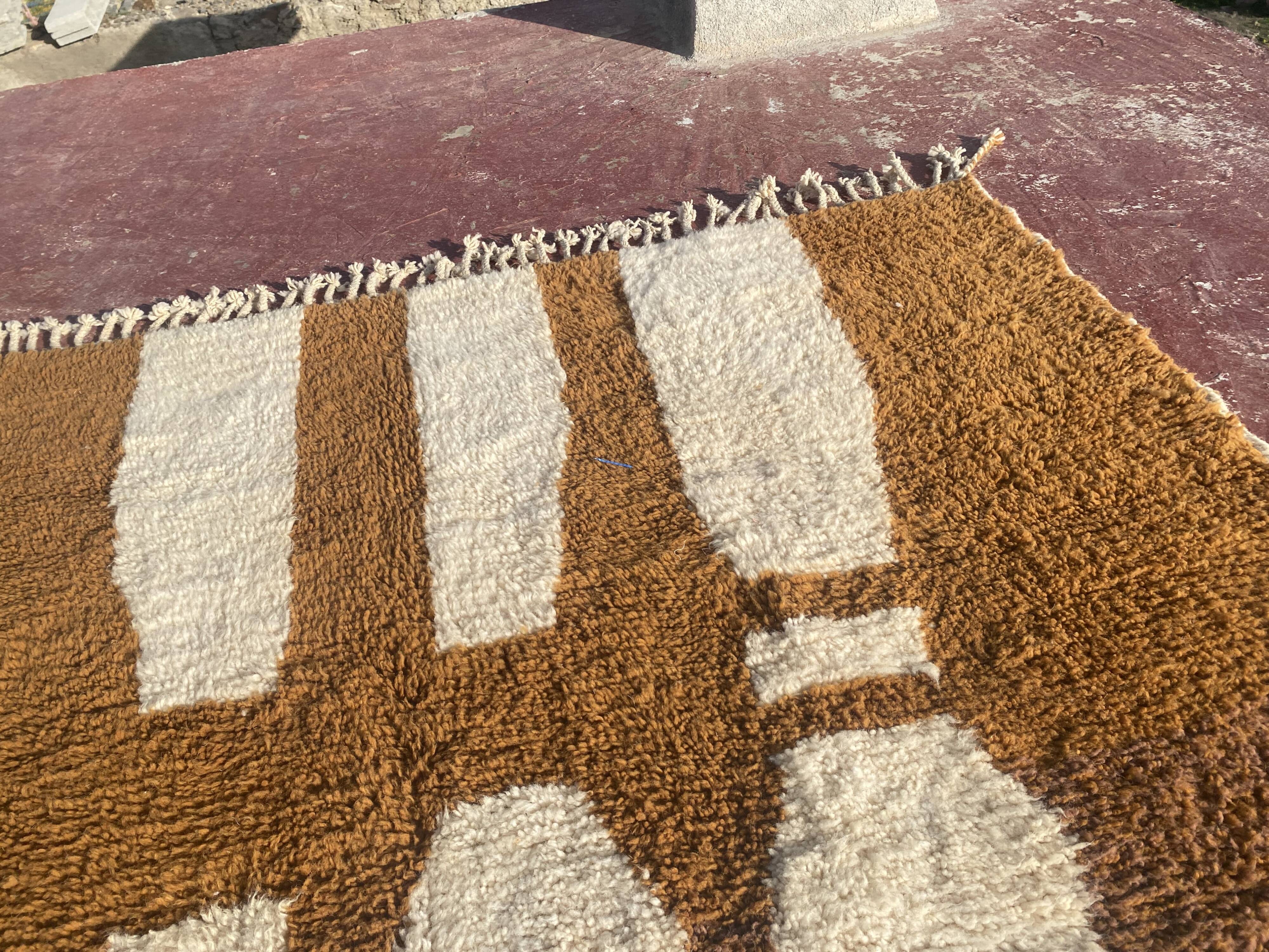 Large Beni Ouarain rug 320x220 cm – Handmade wool –