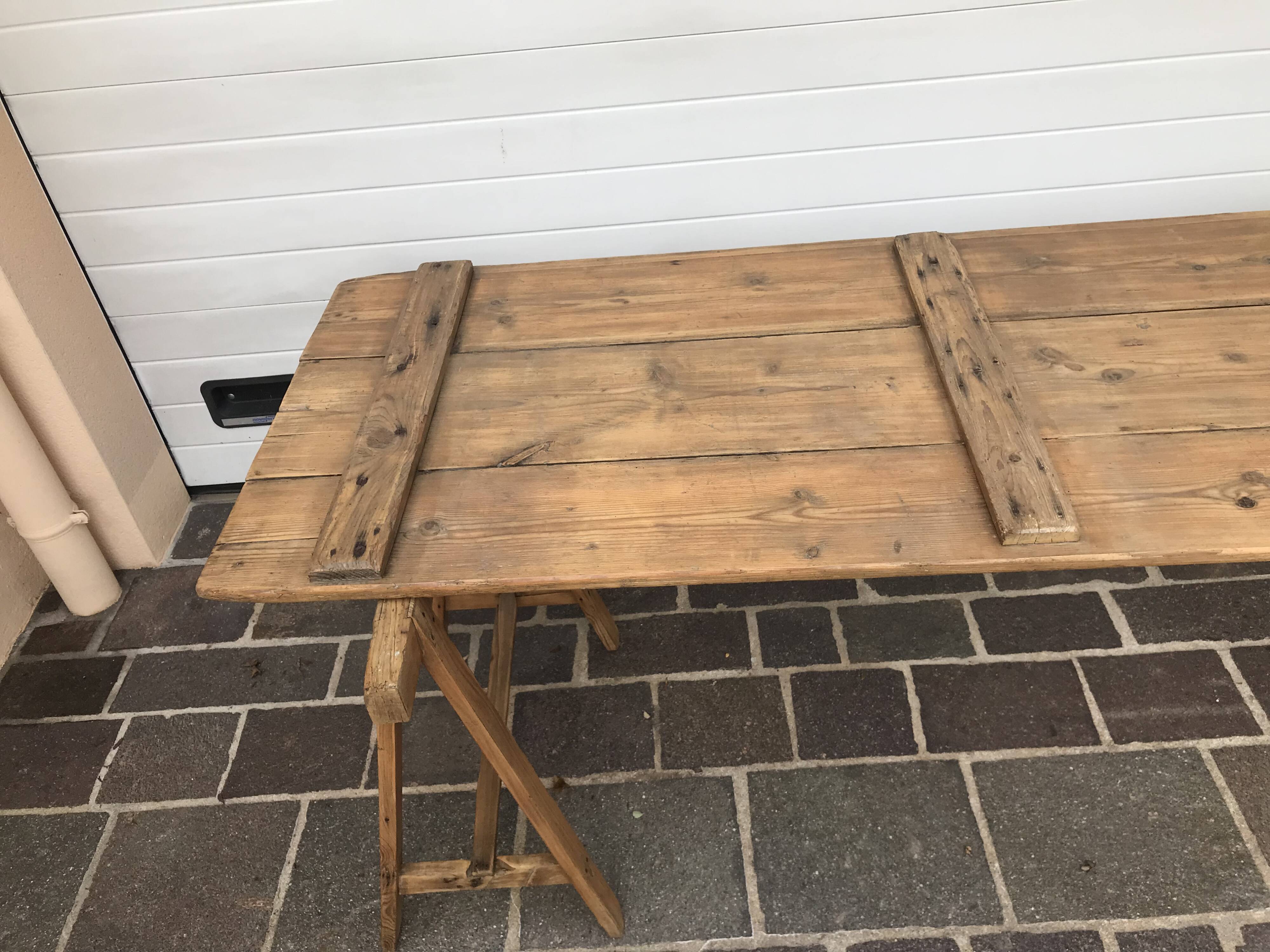 Winegrower's farm table