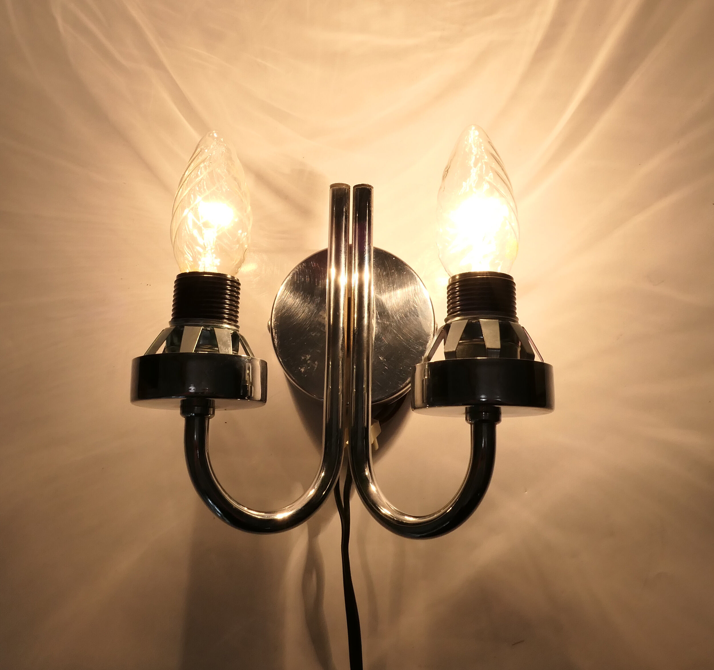 Double wall lamp 1970's chrome and glass