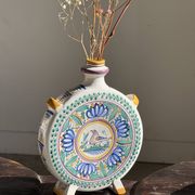 Vintage flat plate in white Modra earthenware, hand-painted.