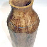 Flat design sheet and wooden vase