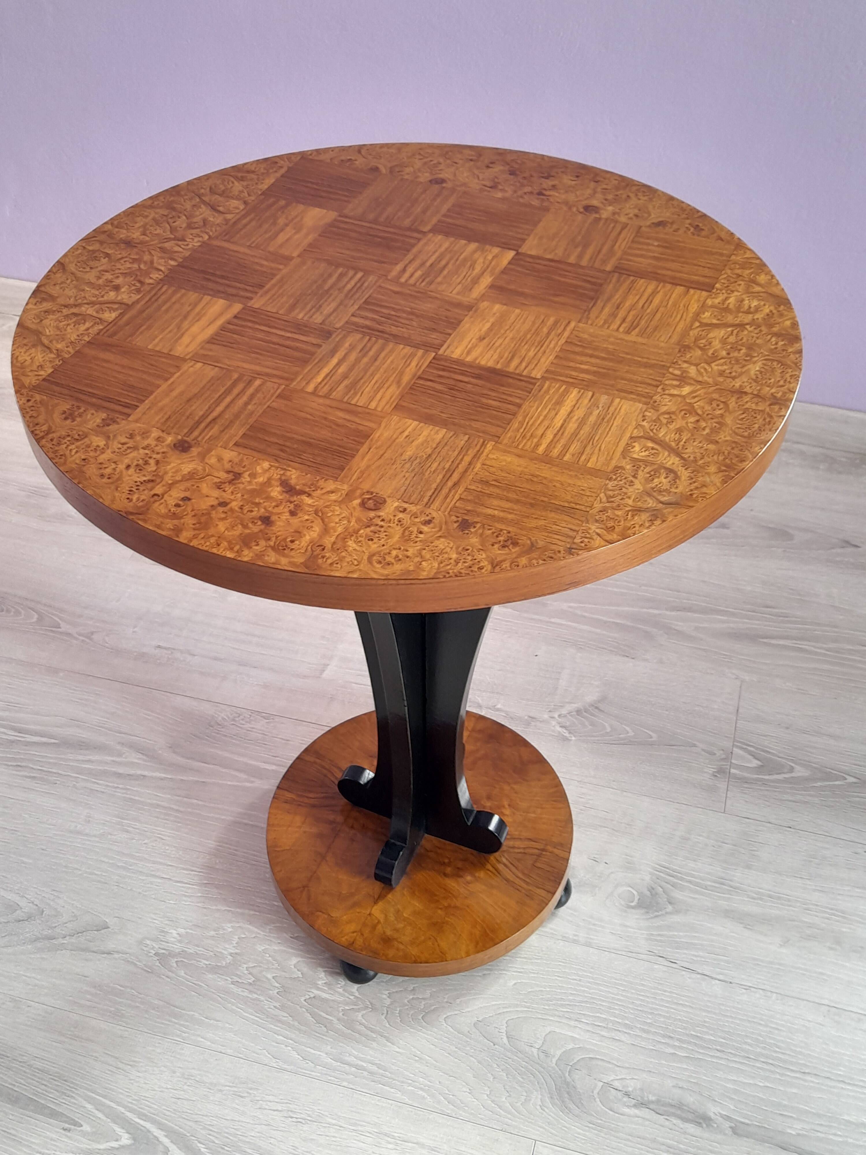 Art Deco pedestal table
