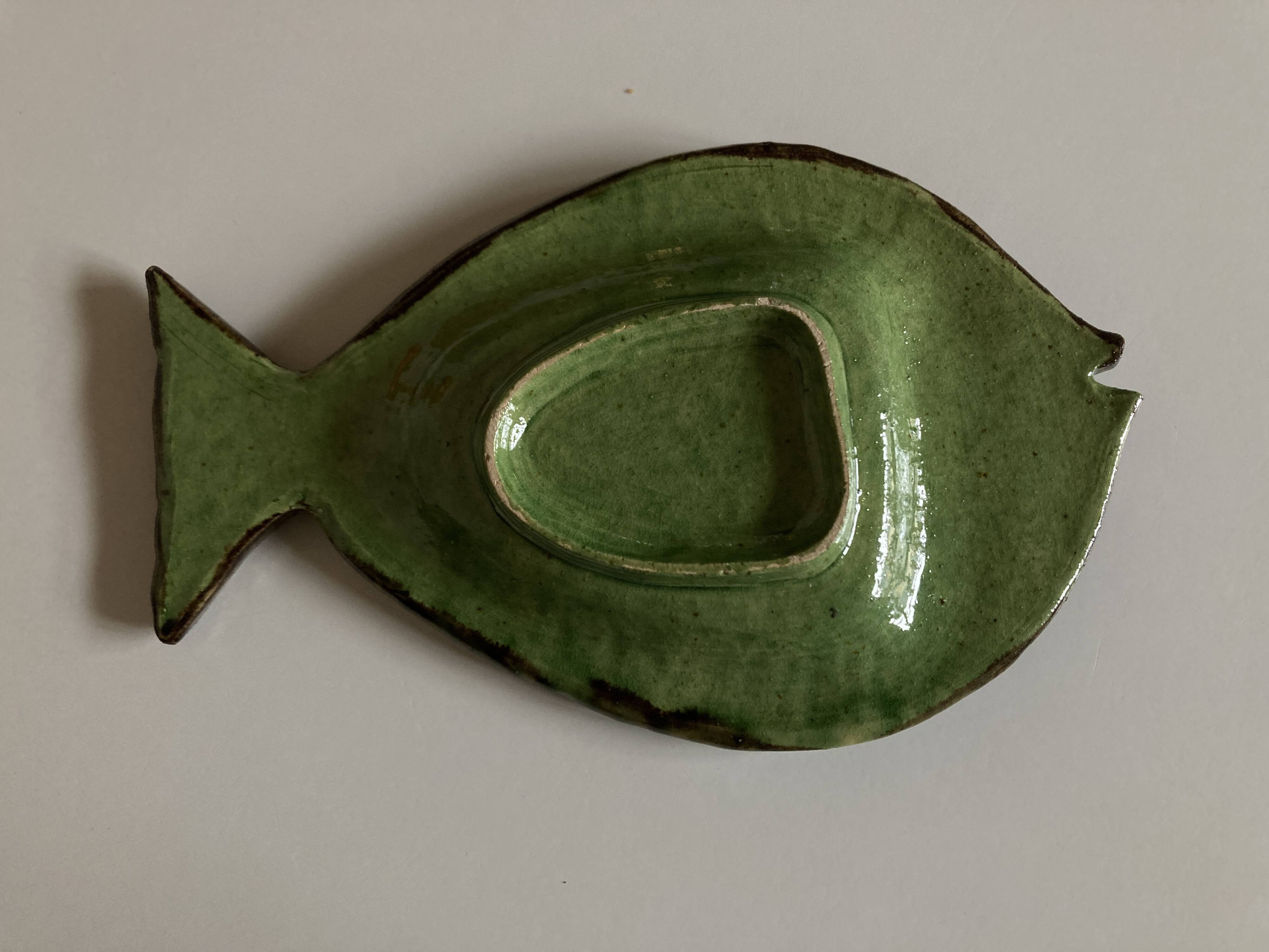 Small fish dish in glazed earthenware Dieulefit 1960